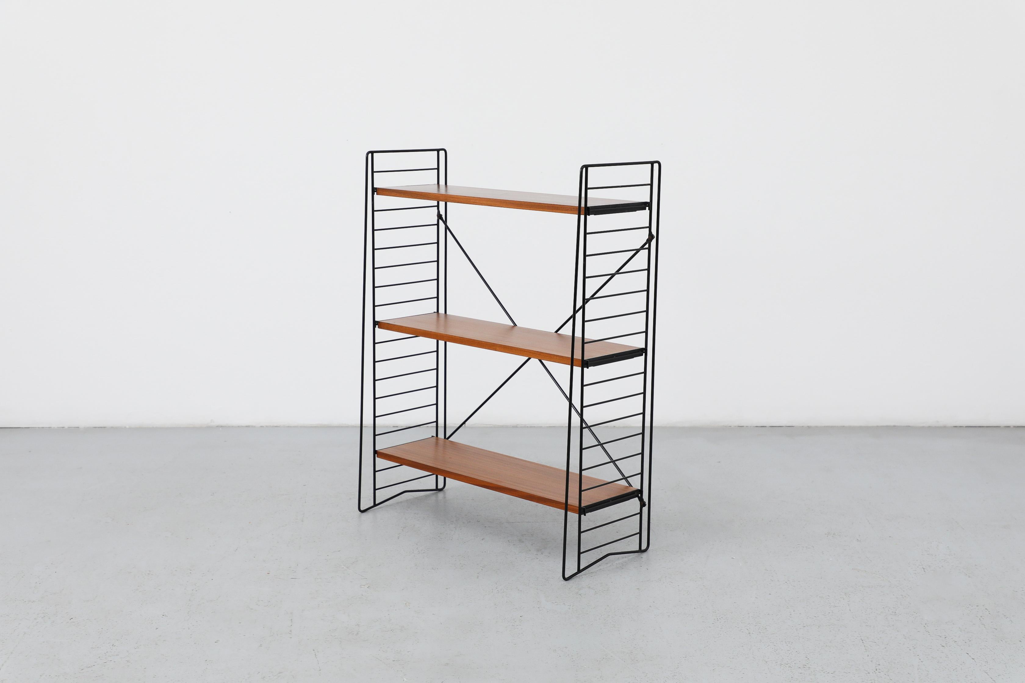 Olandese Libreria in piedi olandese in teak del metà secolo Tomado in vendita