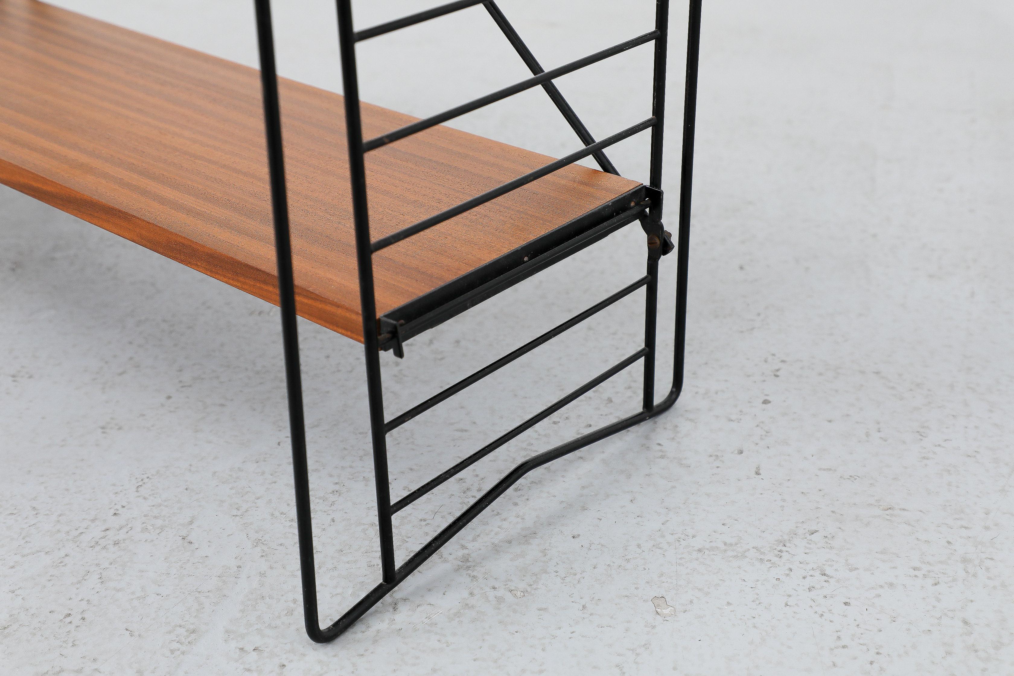 Libreria in piedi olandese in teak del metà secolo Tomado in vendita 1