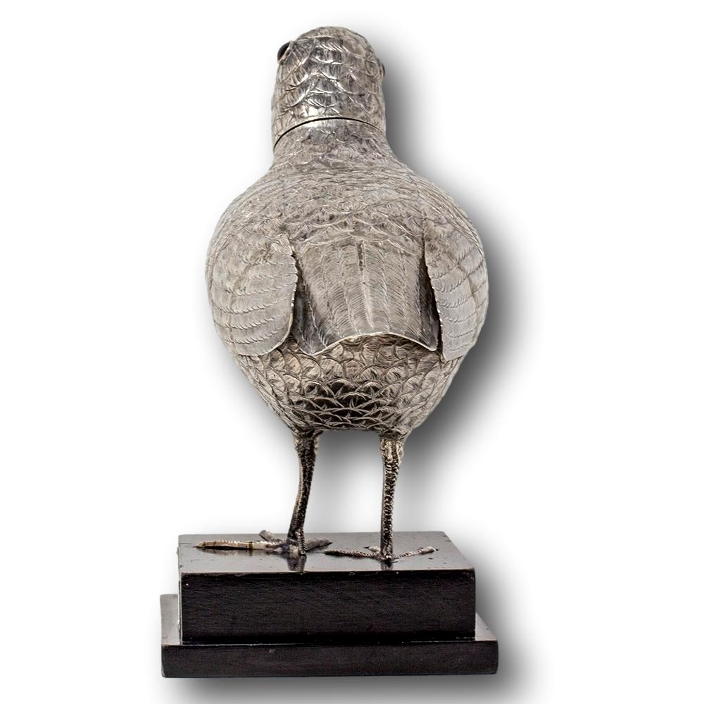 Sculpté à la main Tamis à sucre militaire hollandais en argent A Silver Snipe en vente