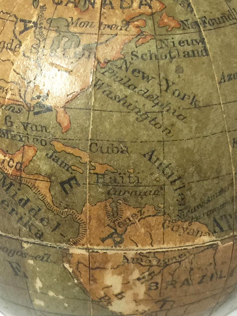 Dutch Miniature Terrestrial Globe on Wooden Base, circa 1900 In Good Condition For Sale In Delft, NL