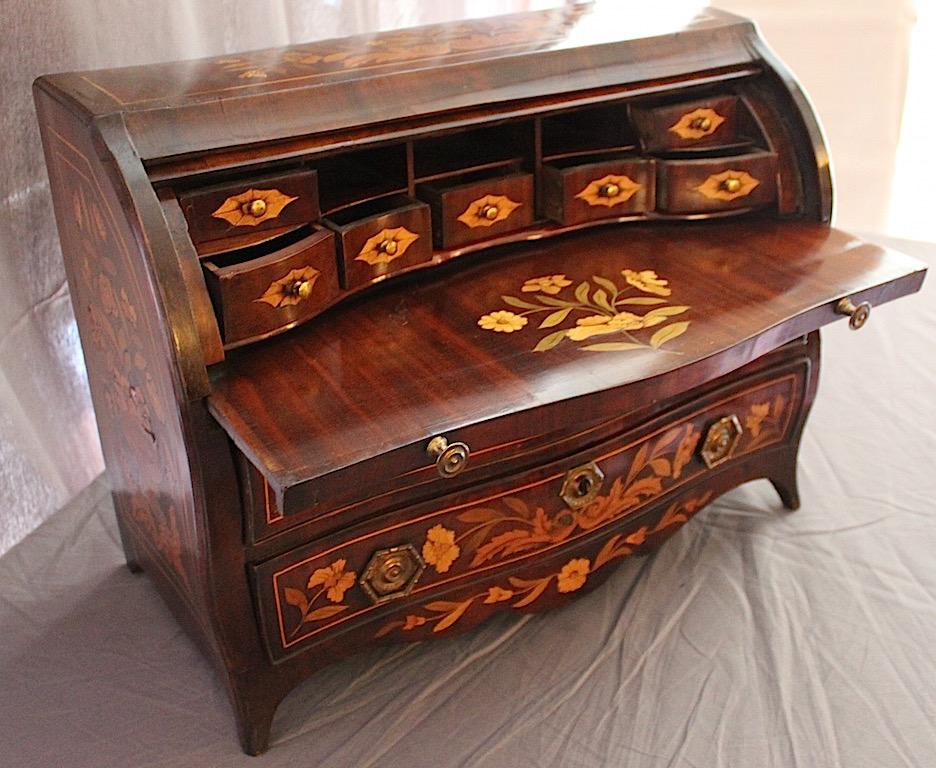 Dutch Model of a Bombe Bureau Inlaid with Fruit Woods, circa 1860 In Good Condition For Sale In Lincoln, GB