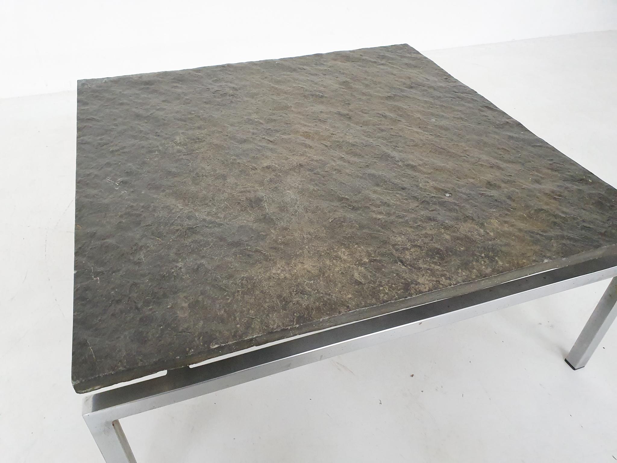 Table basse en pierre naturelle et acier, The Moderns Brutalist, années 1950 en vente 2