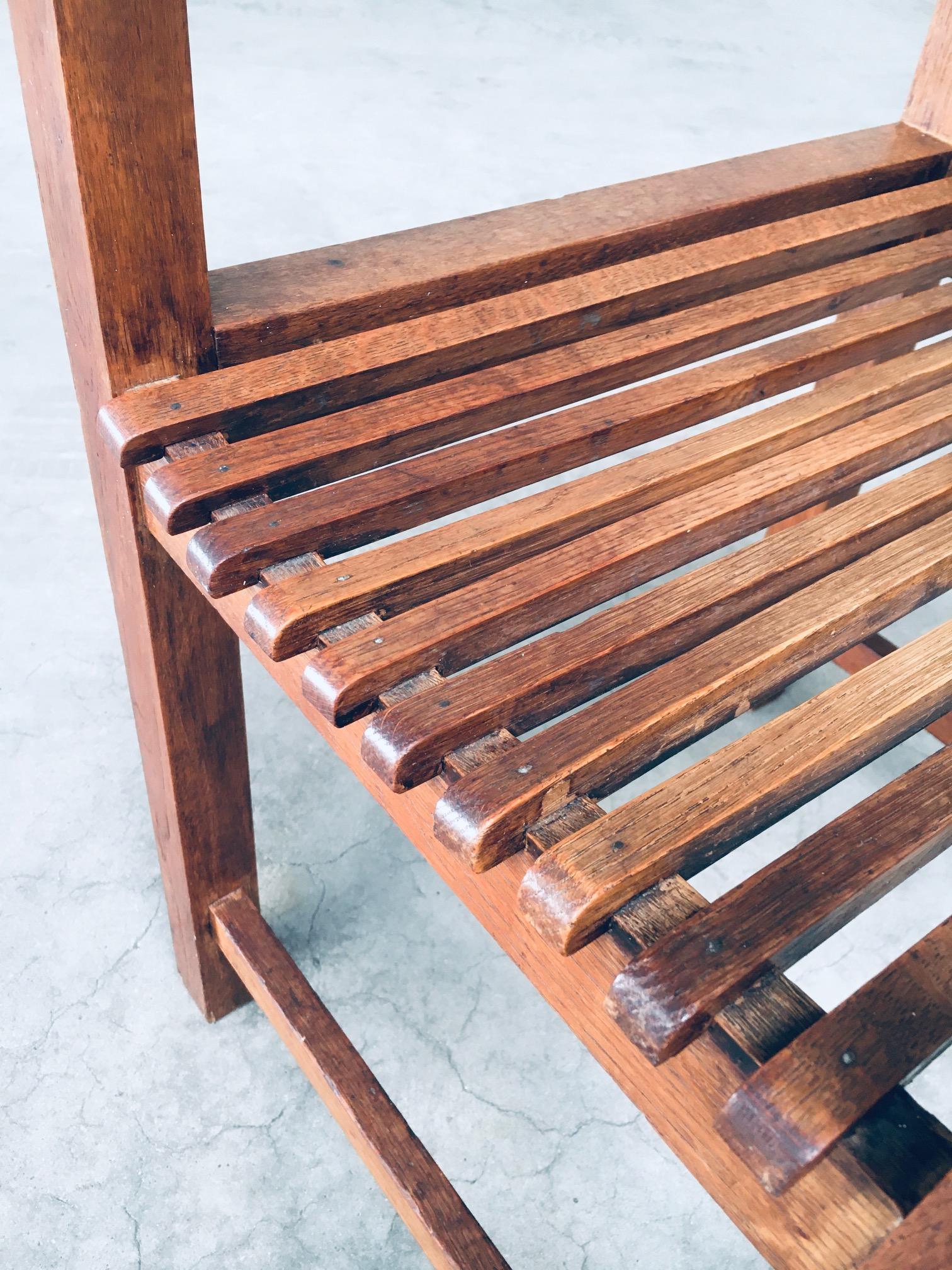 Sedia a braccio in quercia intagliata di design del Modernismo olandese, Paesi Bassi, anni '20 in vendita 6
