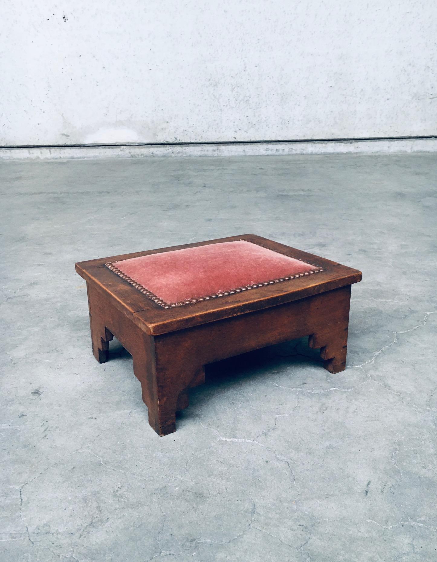 Vintage Handcrafted Dutch Arts & Crafts Modernism Design Foot Stool Box. Made in the Netherlands, 1910s / 1920s. Amsterdam School style design. Birch wood construction with pink velvet fabric top. Copper studs surround the fabric. Foot stool and