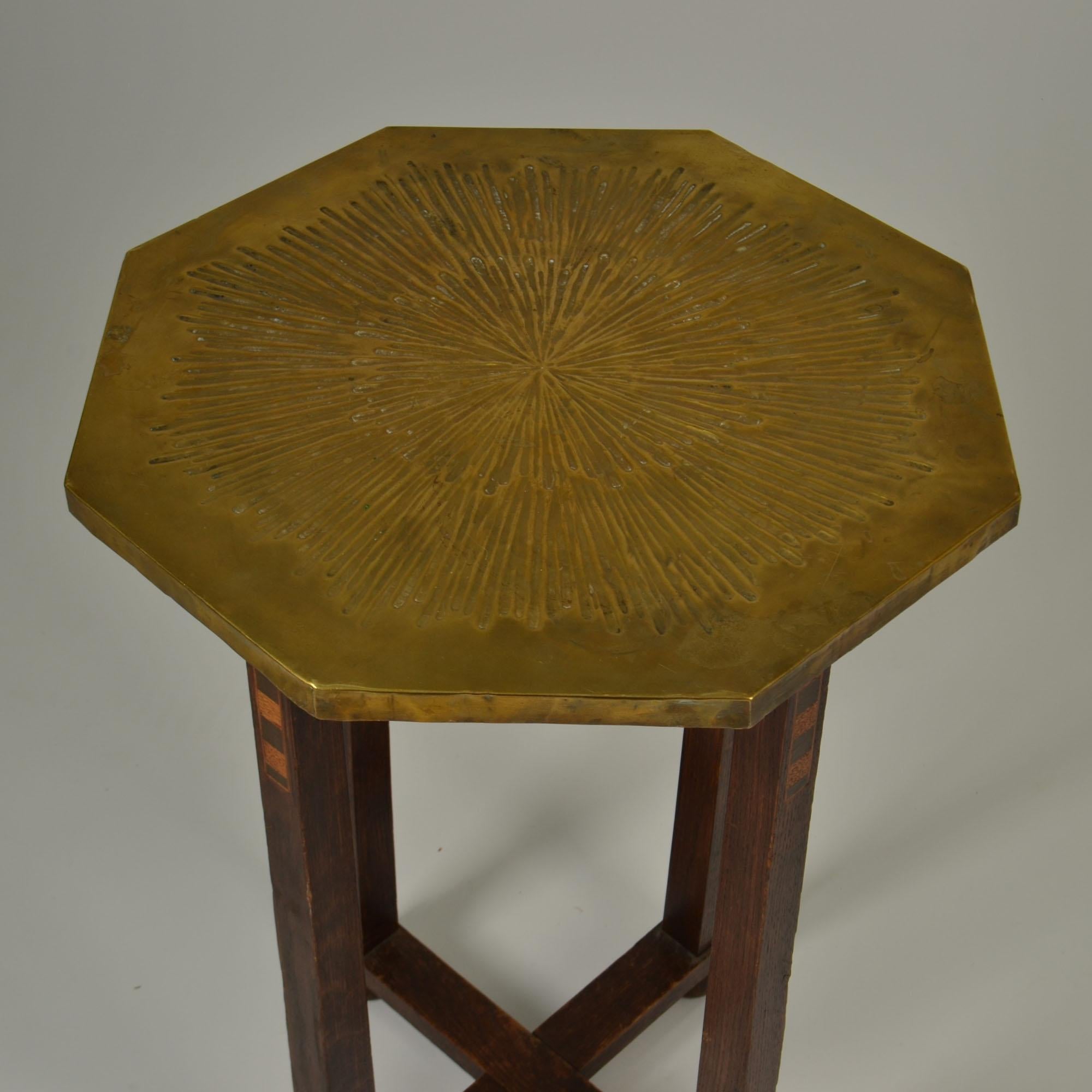 Néerlandais Table d'appoint moderniste hollandaise de l'école d'Amsterdam, Art déco années 1920 en vente
