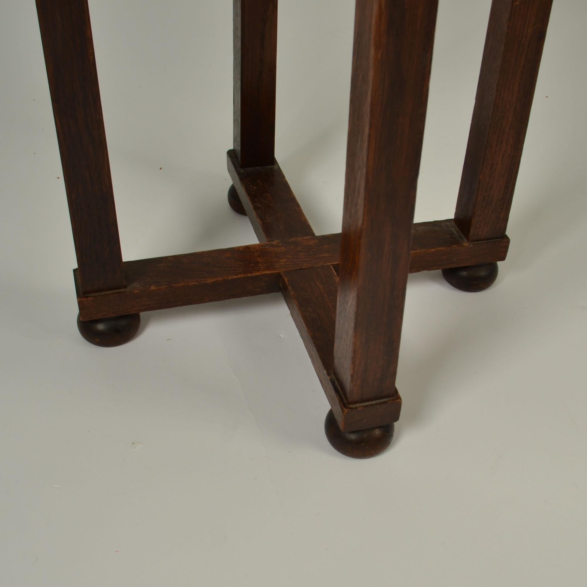 Table d'appoint moderniste hollandaise de l'école d'Amsterdam, Art déco années 1920 en vente 3