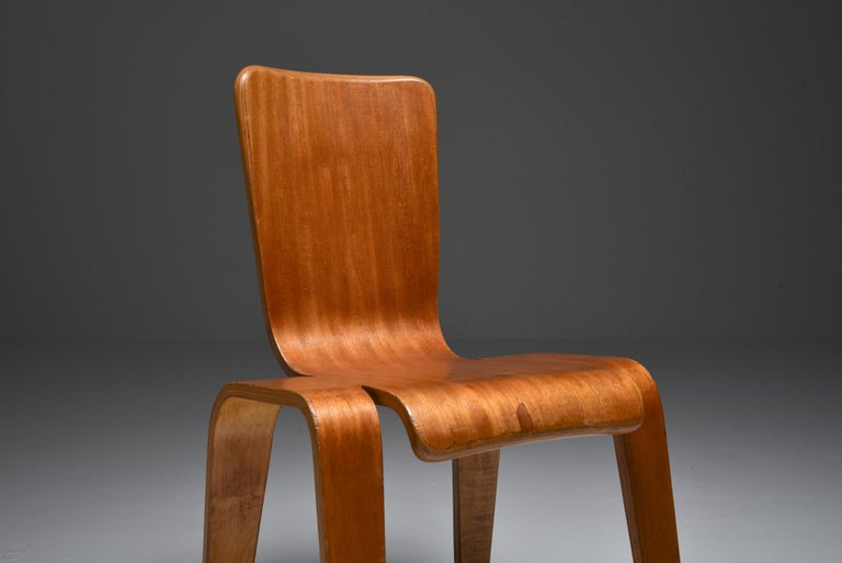 Bambi chair by Dutch designer Han Pieck, 1950's.; Dutch Modernist
Han Pieck designed both the LaWo chair and this Bambi chair.
Both are made out of one piece of plywood produced by Morris&Co in Glasgow. Limited production.

Excellent condition