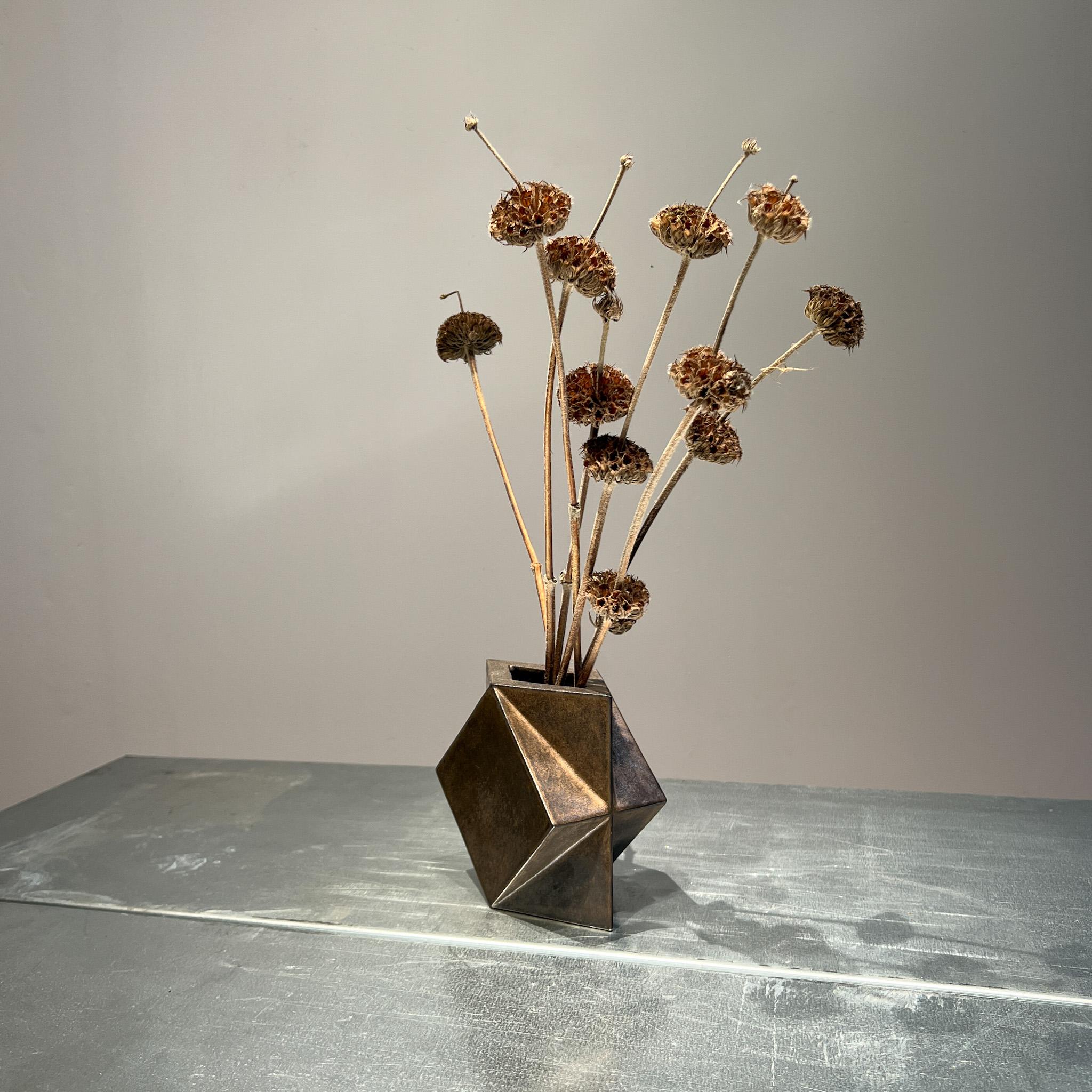 Dutch modernist constructivist vase by Jan van der Vaart In Excellent Condition In AMSTERDAM, NL