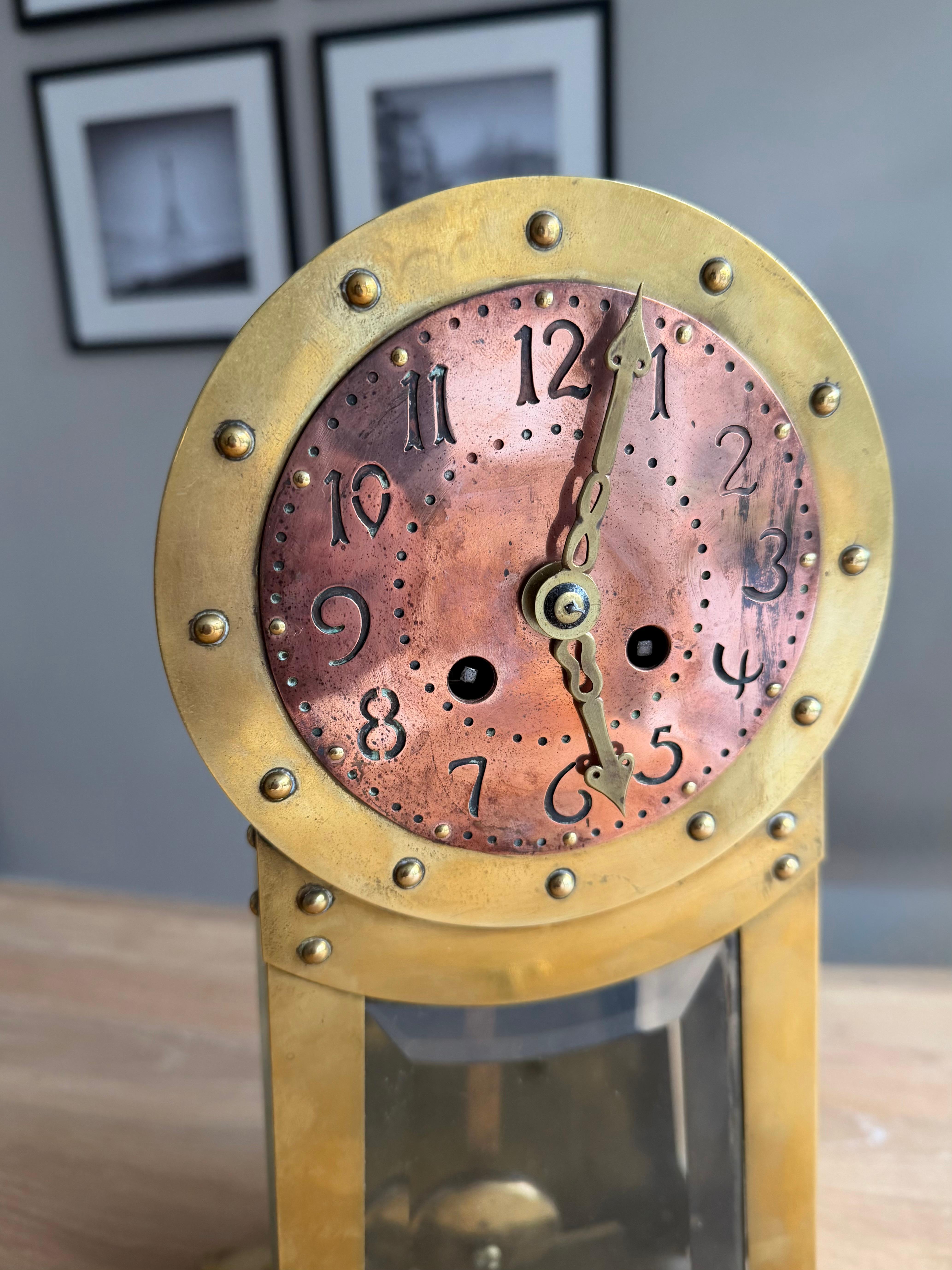 Dutch Modernist Design Hand Crafted Brass & Beveled Glass Table / Mantle Clock In Good Condition For Sale In Lisse, NL