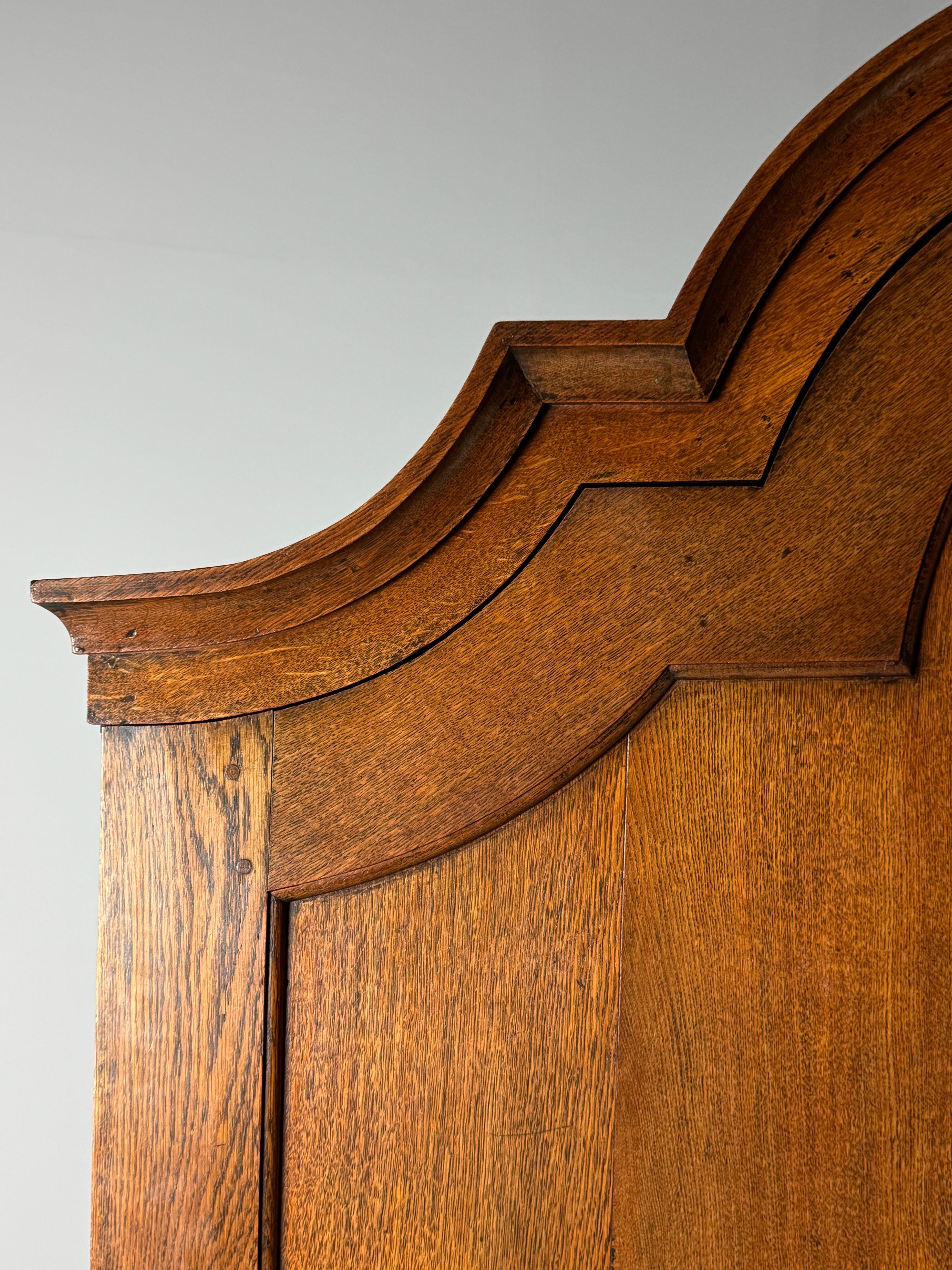 Dutch Oak 18th Century Louis Quinze Cabinet For Sale 5