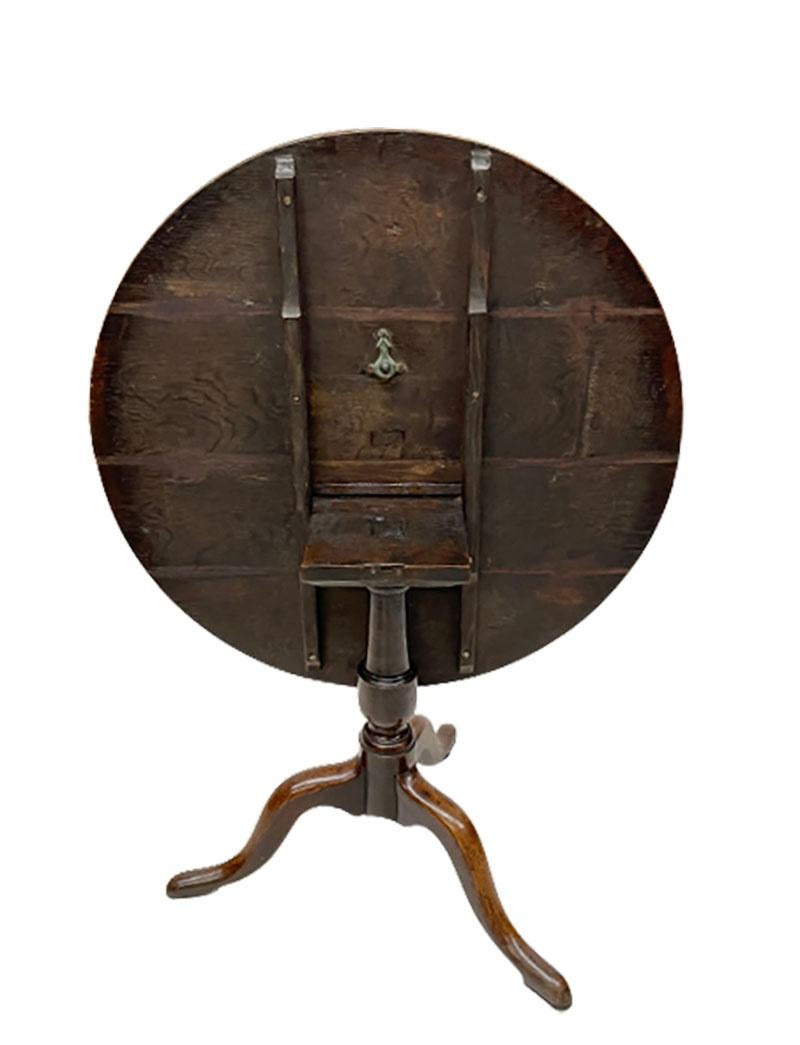 Niederländischer Dreibein-Tisch aus Eichenholz mit Klappplatte, 19. Jahrhundert im Angebot 1