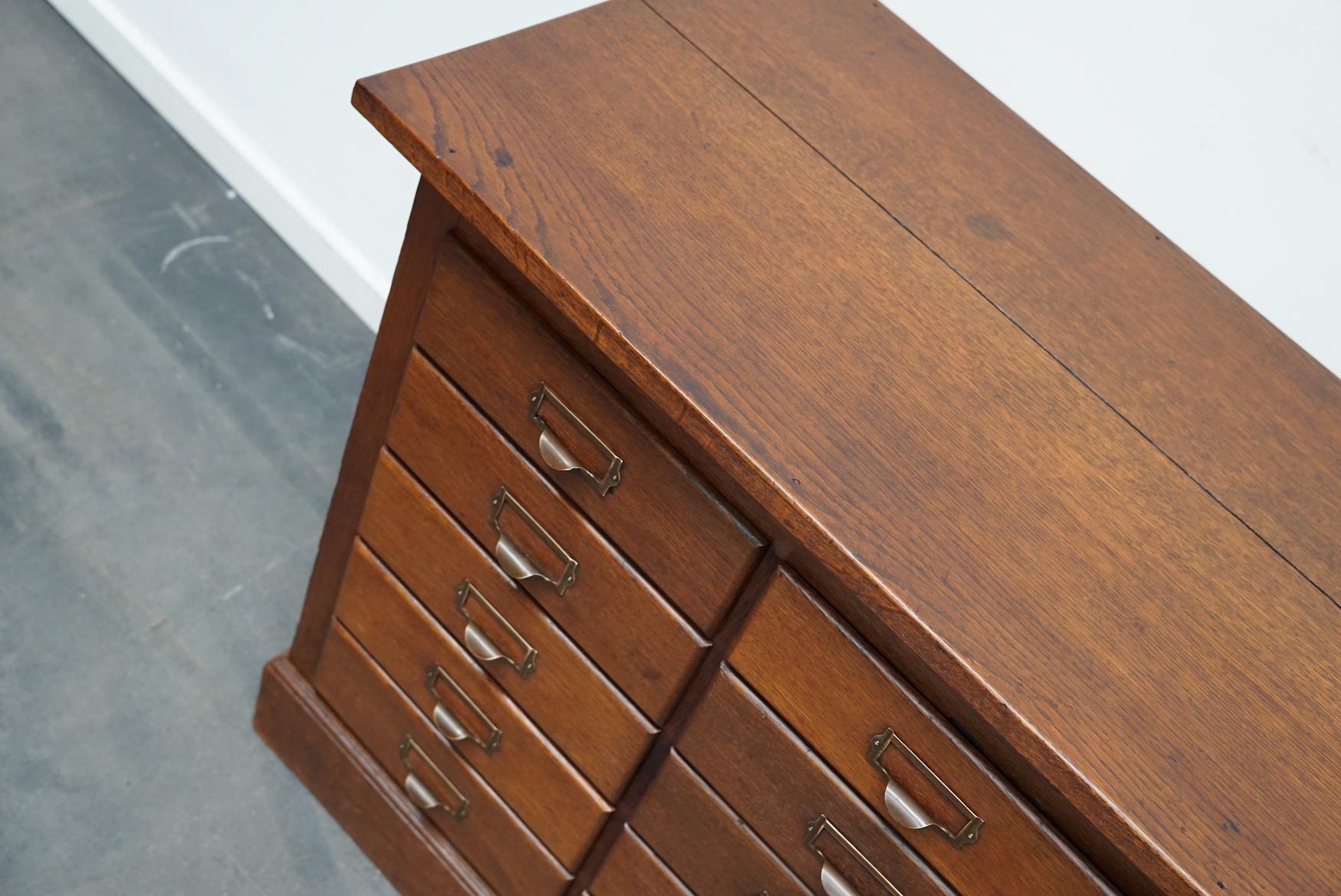 Dutch Oak Apothecary or Filing Cabinet, 1930s In Good Condition In Nijmegen, NL