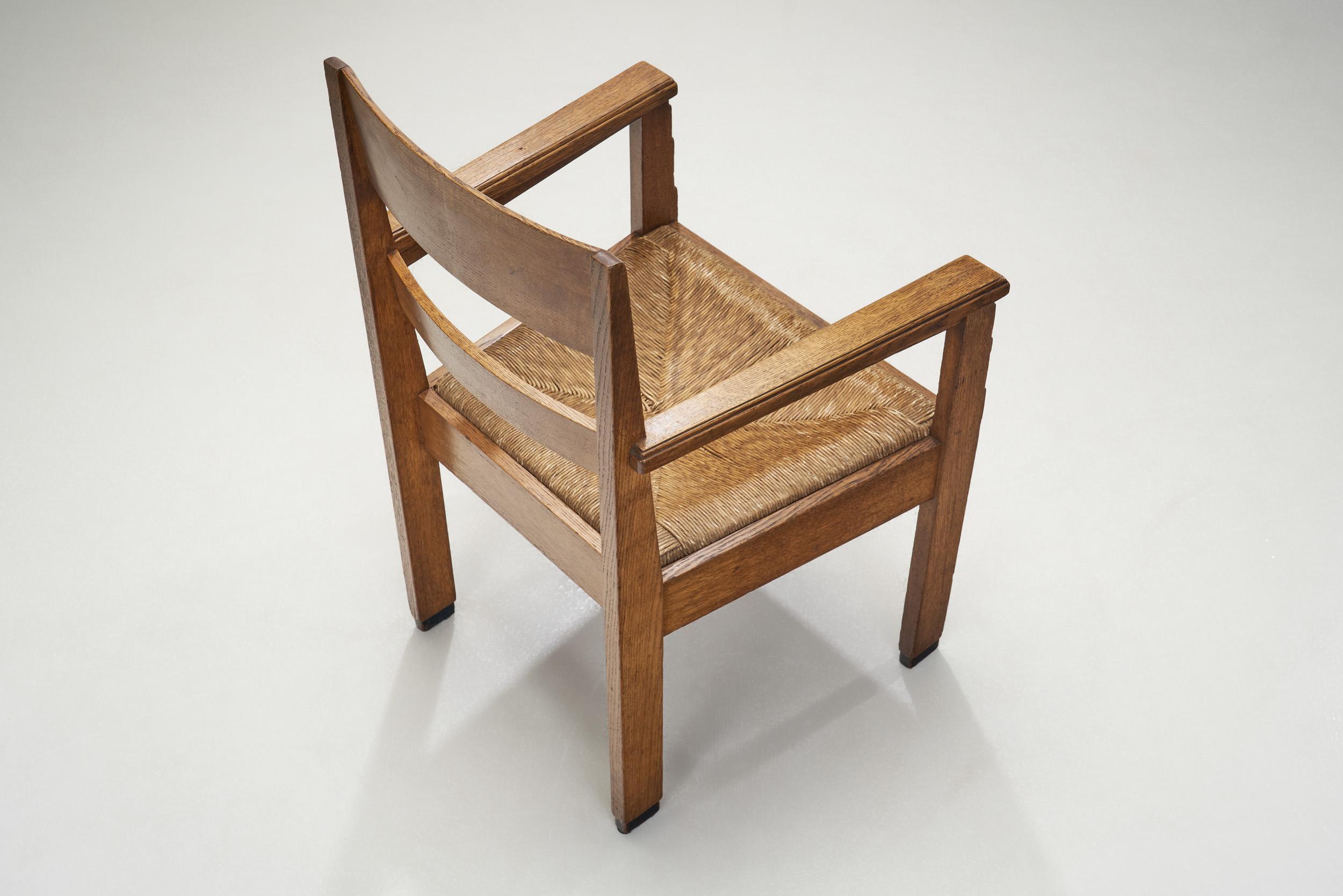 Art-déco-Stühle aus niederländischer Eiche mit Binsensitzen aus Binsen, Niederlande 1920er Jahre (Frühes 20. Jahrhundert) im Angebot