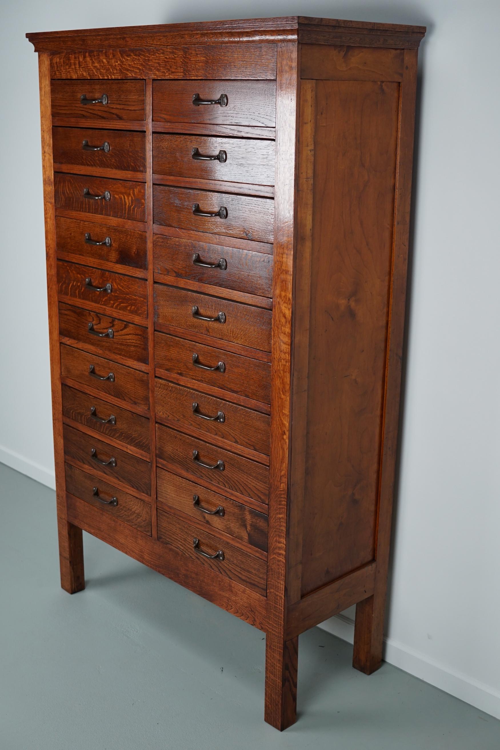 Dutch Oak & Beech Industrial Apothecary or Filing Cabinet, 1930s In Good Condition In Nijmegen, NL
