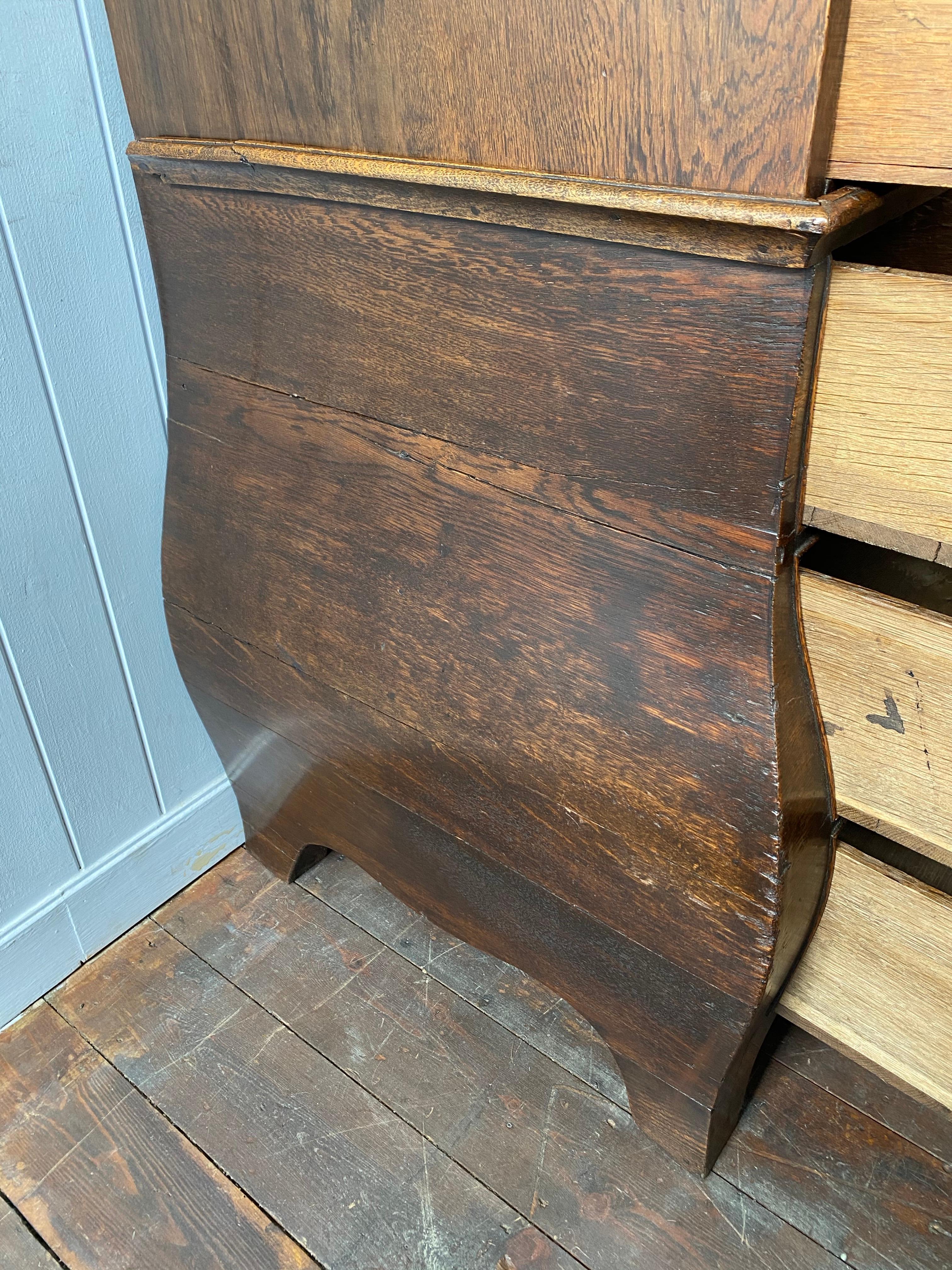 Dutch Oak Bombe Bureau Secretaire, Circa 1800 For Sale 9