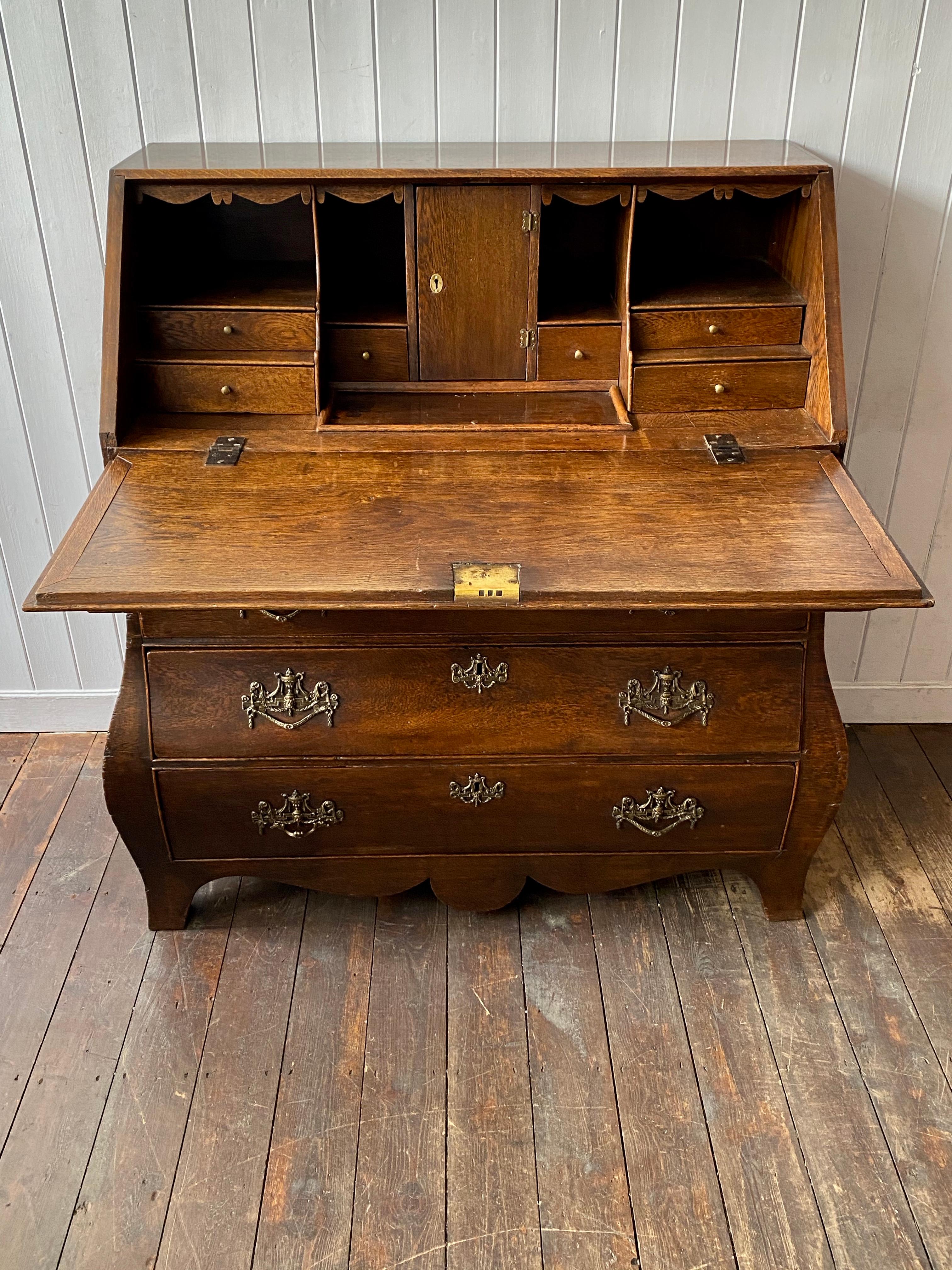 Dutch Oak Bombe Bureau Secretaire, Circa 1800 For Sale 1