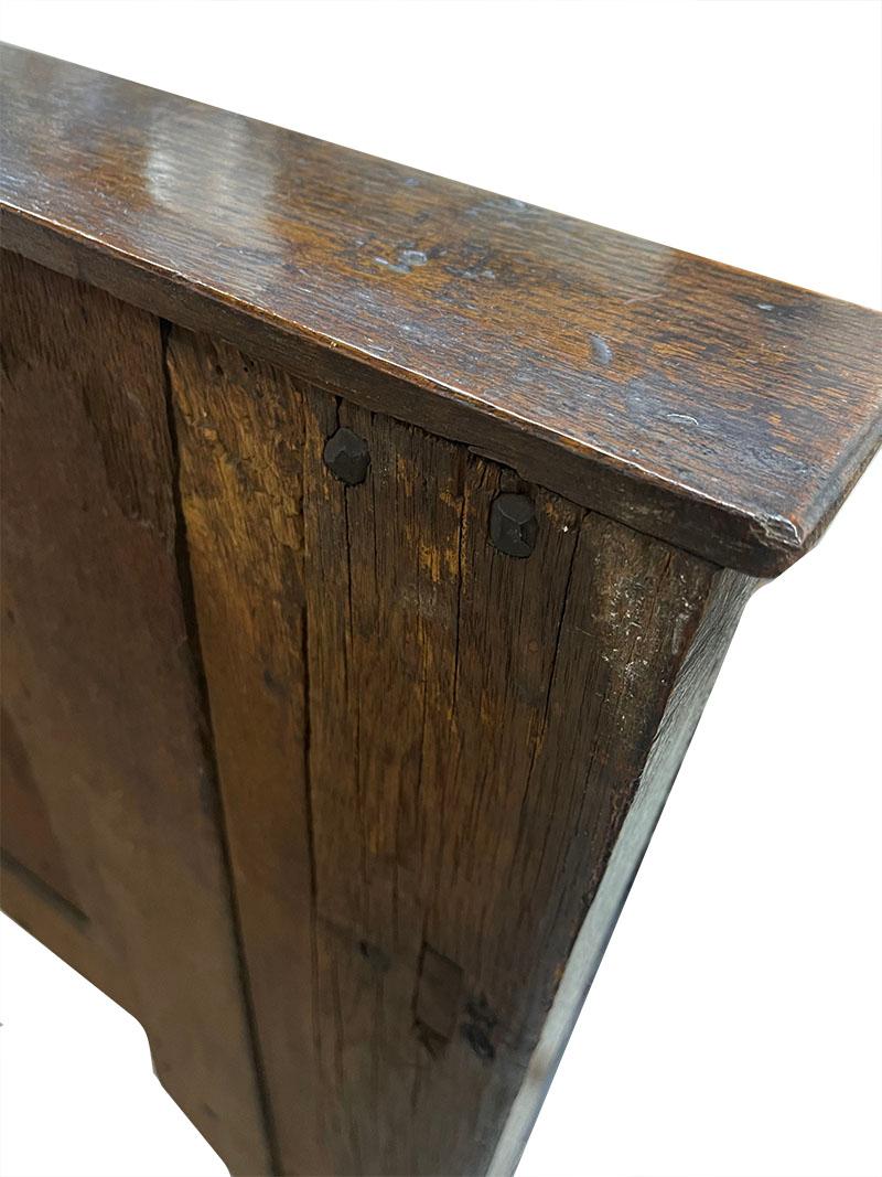 Dutch oak hall bench, 18th century In Good Condition In Delft, NL