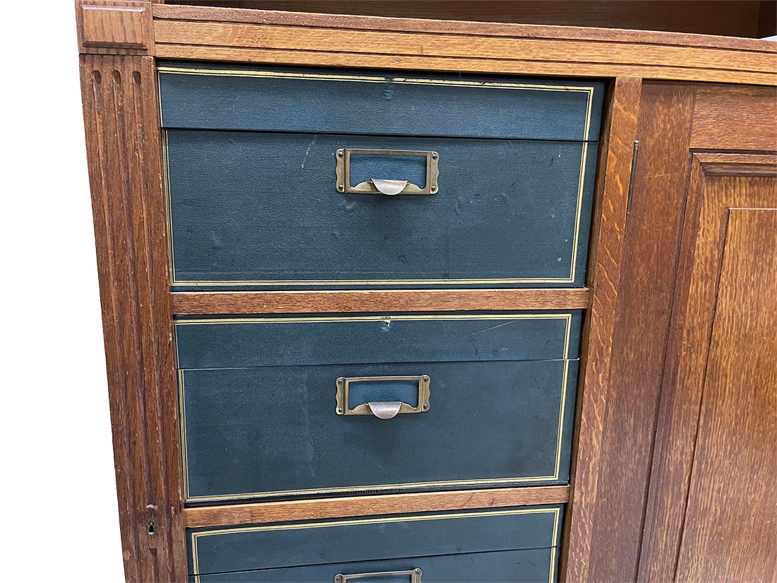 Armadio notarile in Oak, 1900-1920 In condizioni buone in vendita a Delft, NL