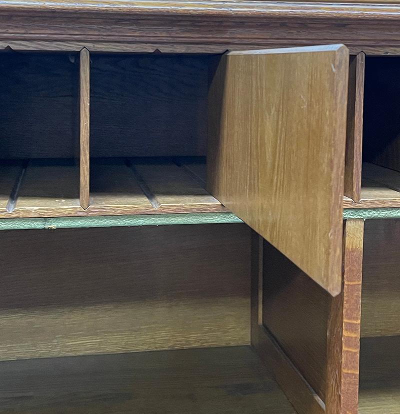 Armadio notarile in Oak, 1900-1920 in vendita 1