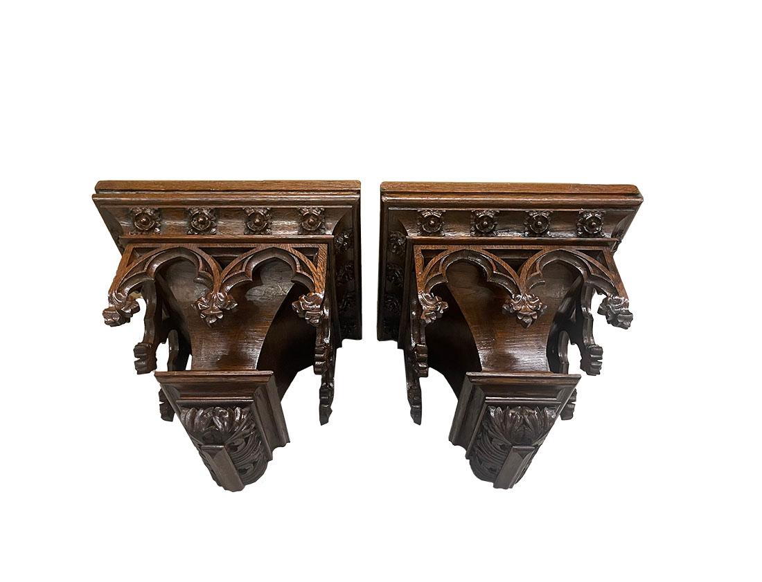 Wandkonsolen aus holländischer Eiche im gotischen Stil, um 1900 im Angebot 1