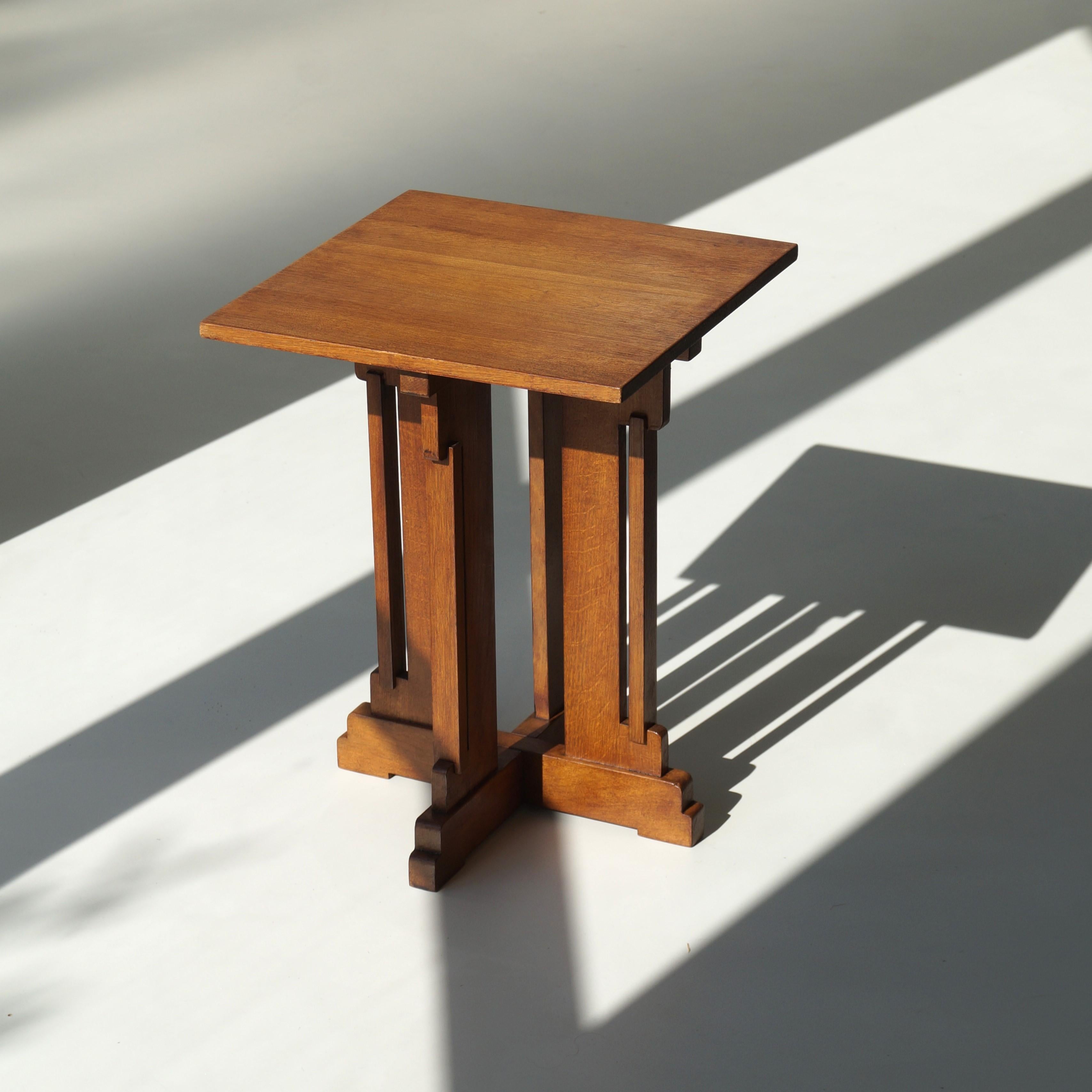 Hand-Crafted Dutch Occasional Side Table in oak by P.E.L. Izeren, 1920s