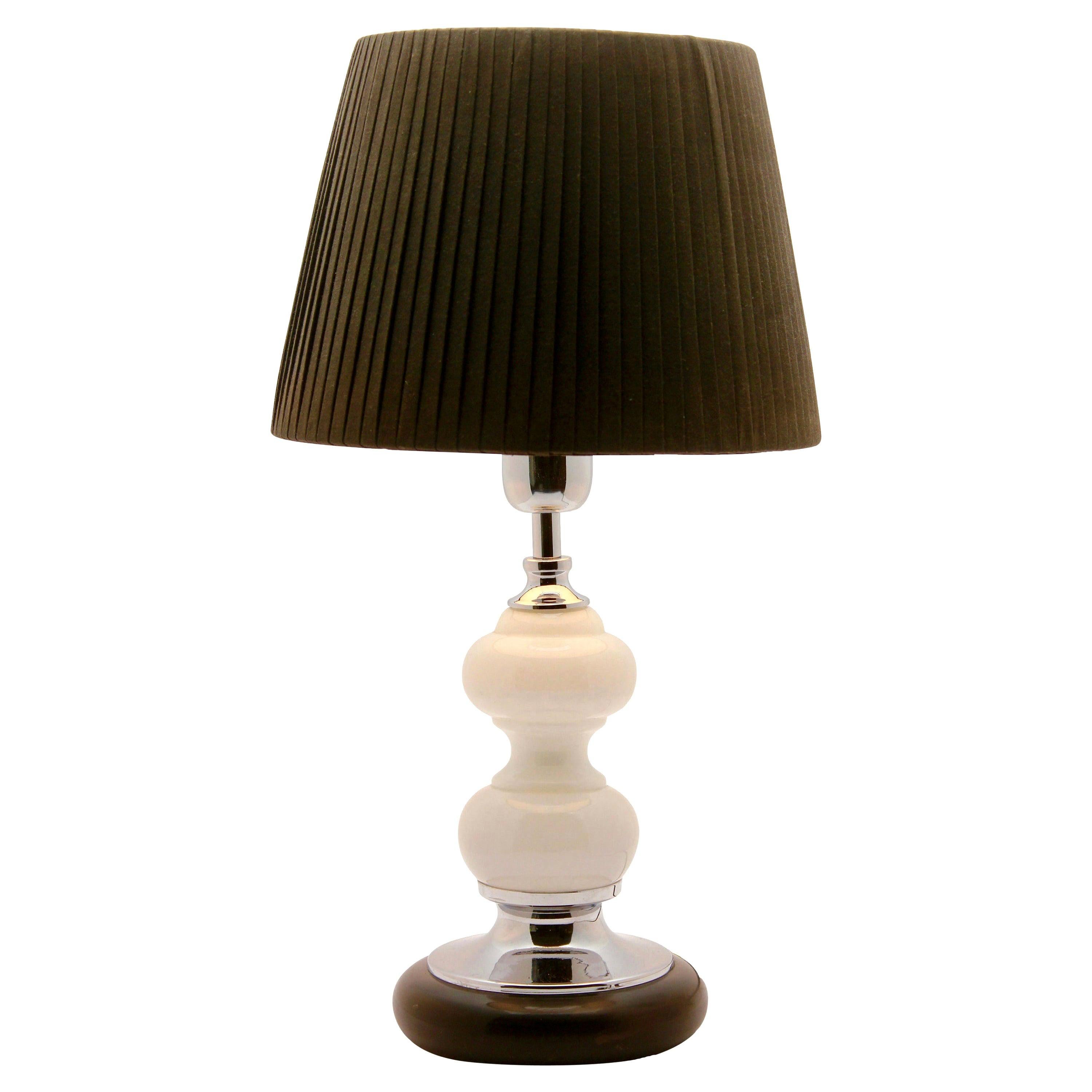 Dutch Opaline Table Lamp with Ball-Stem and Chrome Details White Black Base For Sale