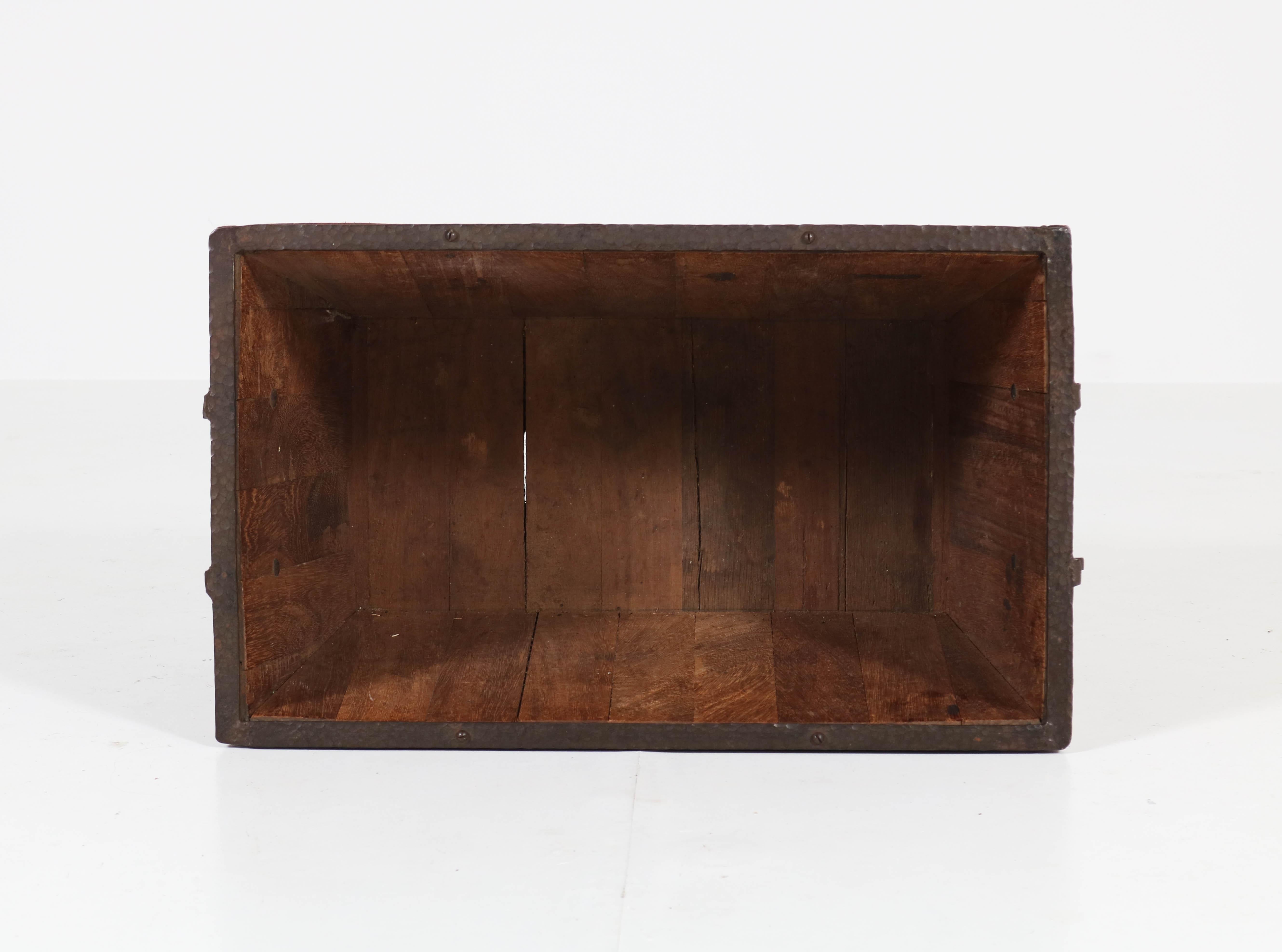 Dutch Padouk Mid-Century Modern Firewood Box, 1950s 1