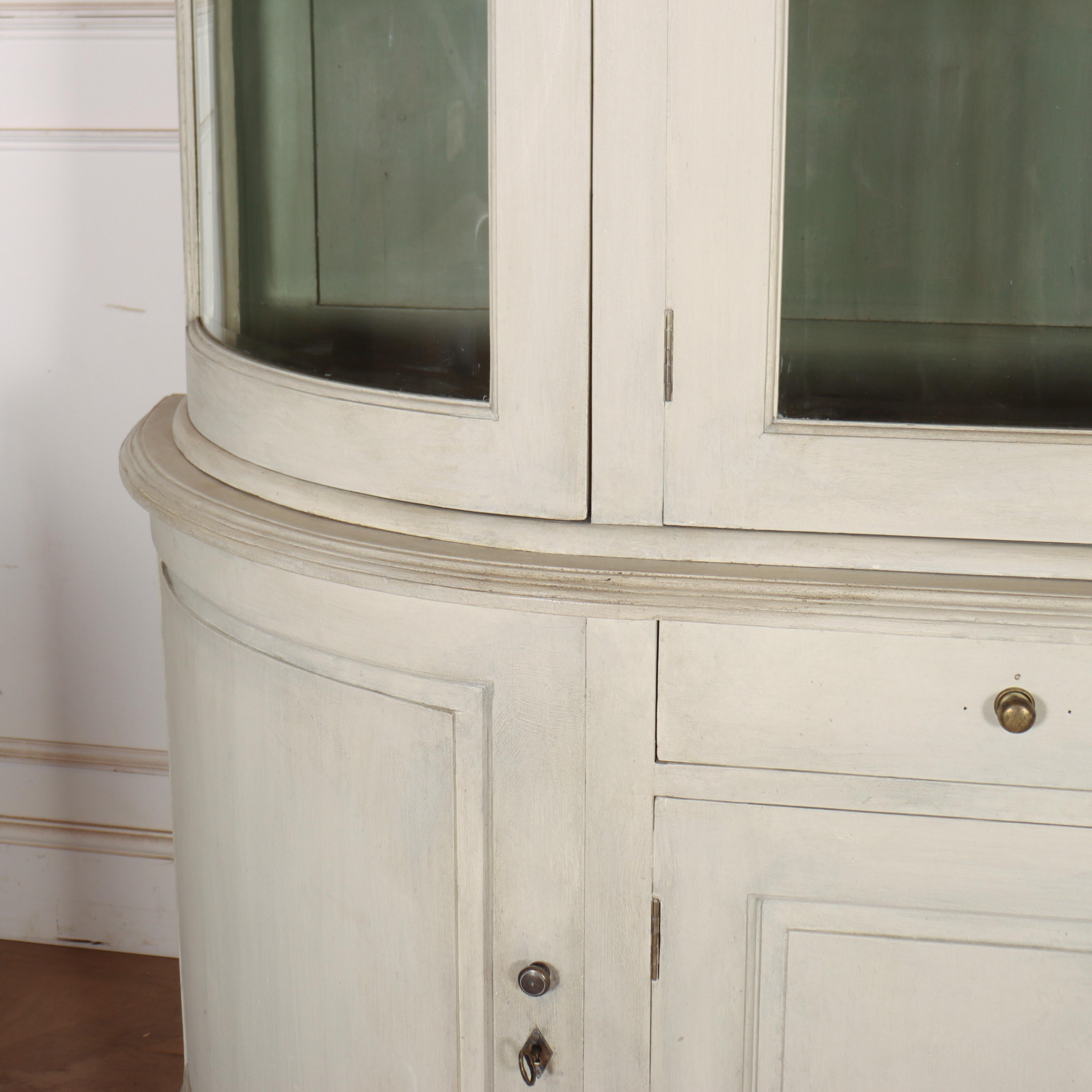 Niederländisch bemalte Küchenkommode (Gemalt) im Angebot