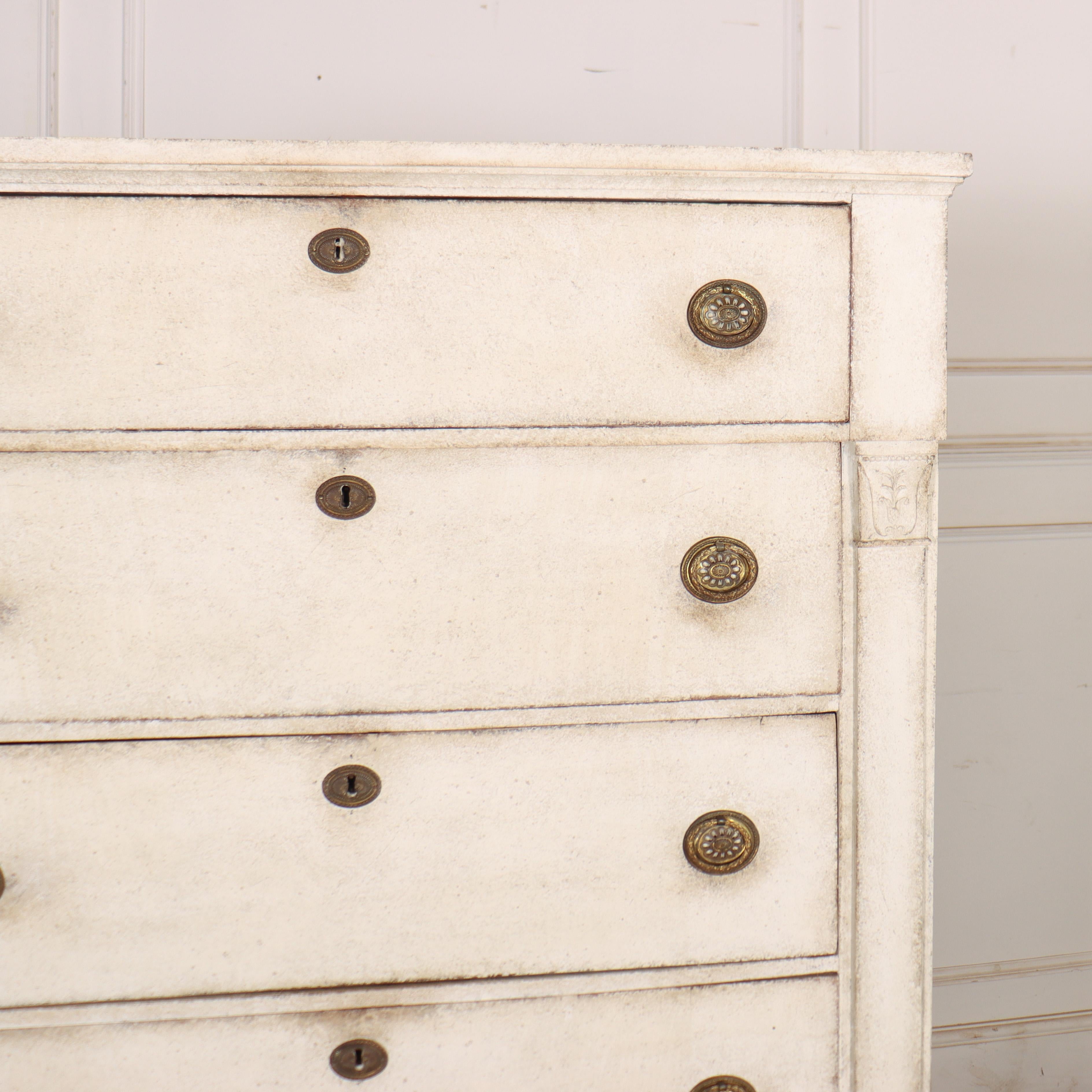Dutch Painted Tall Boy Chest of Drawers (Niederländisch) im Angebot
