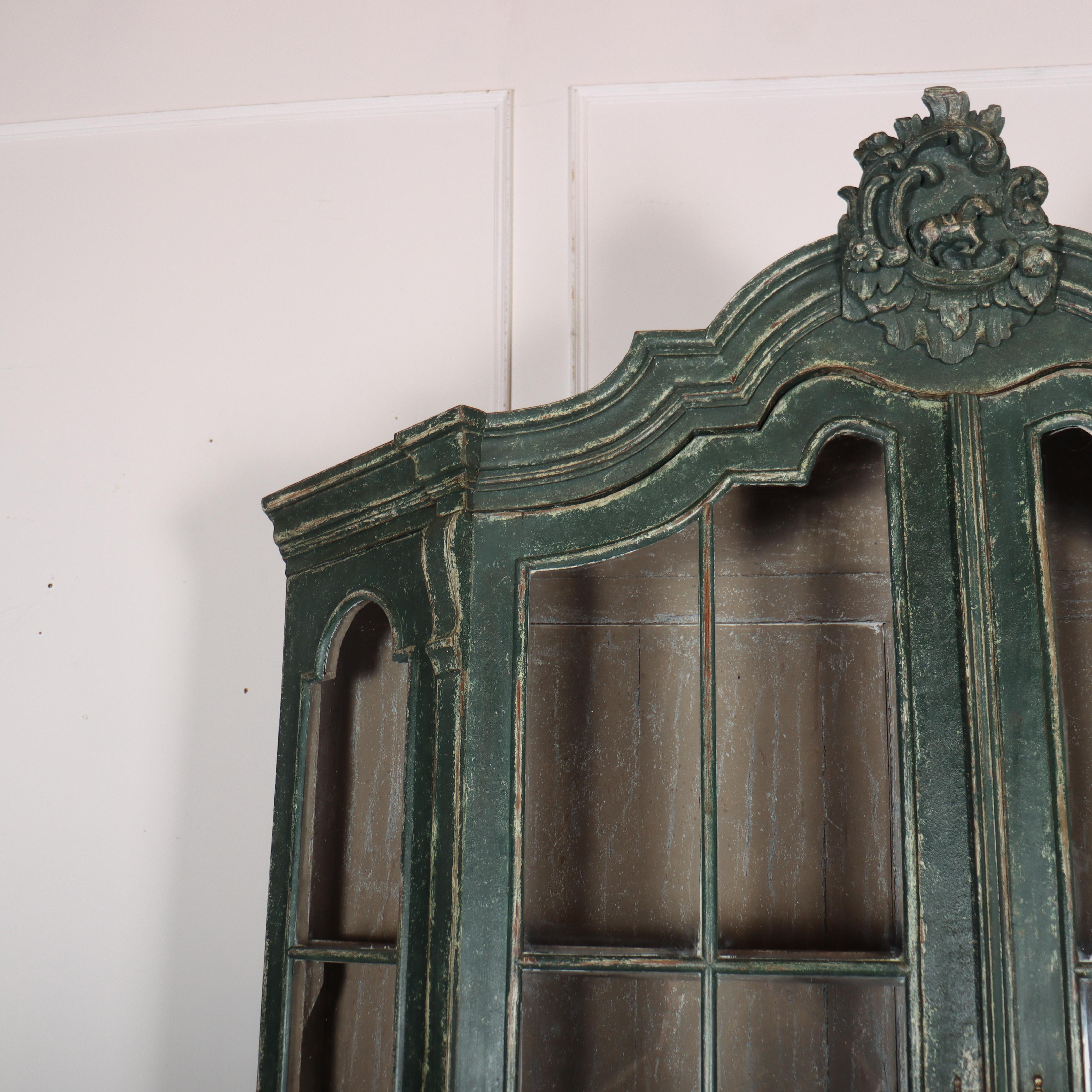 Niederländisch bemalte Vitrine (Gemalt) im Angebot