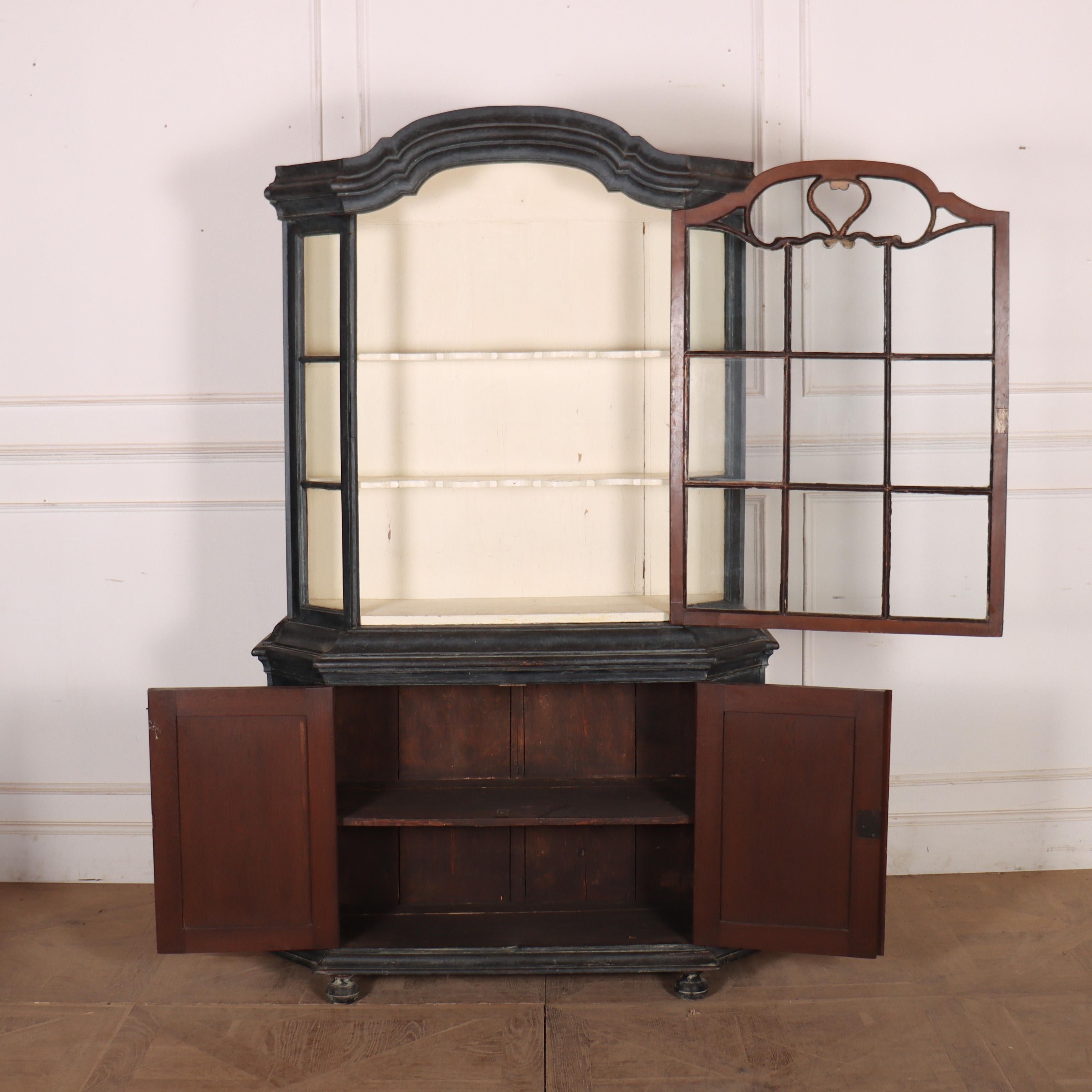 Niederländisch bemalte Vitrine im Angebot 2
