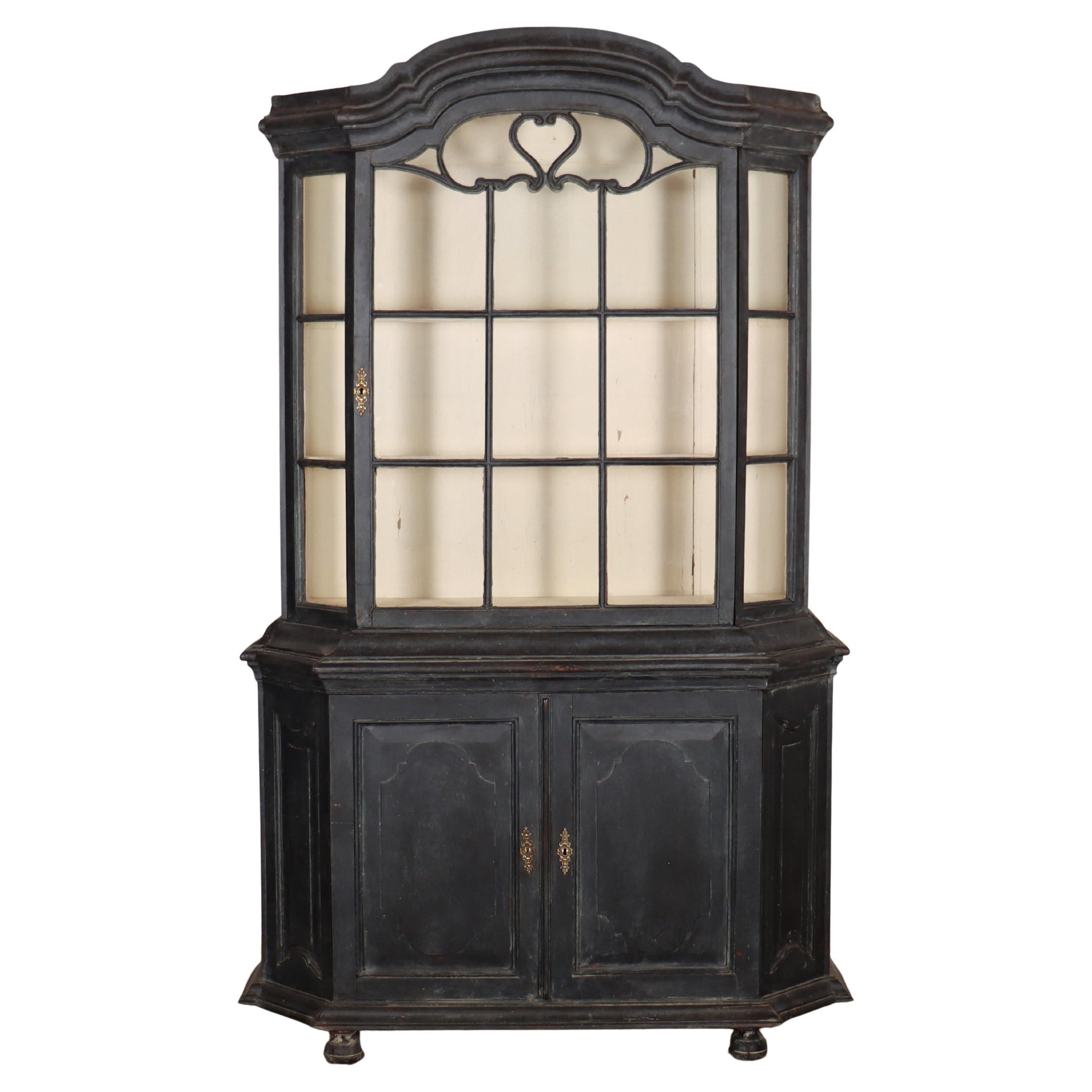 Niederländisch bemalte Vitrine im Angebot