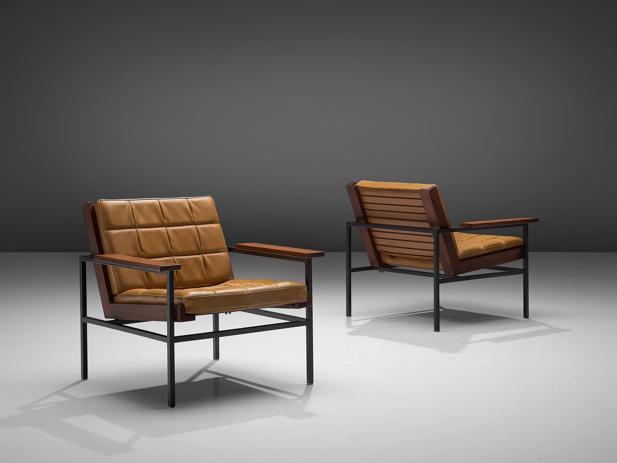 steel frame lounge