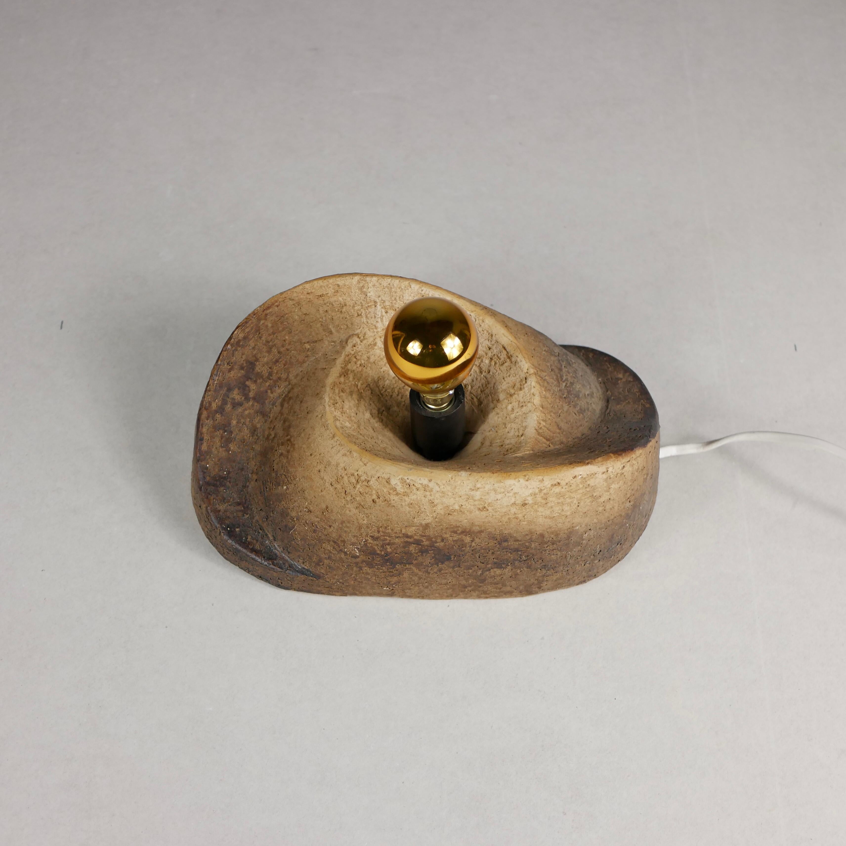 Lampe de table ou applique hollandaise en forme de galet en céramique, 1970 en vente 1