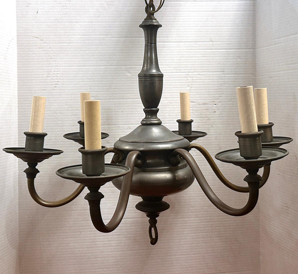 Inizio XX secolo Lampadario olandese in peltro e bronzo in vendita