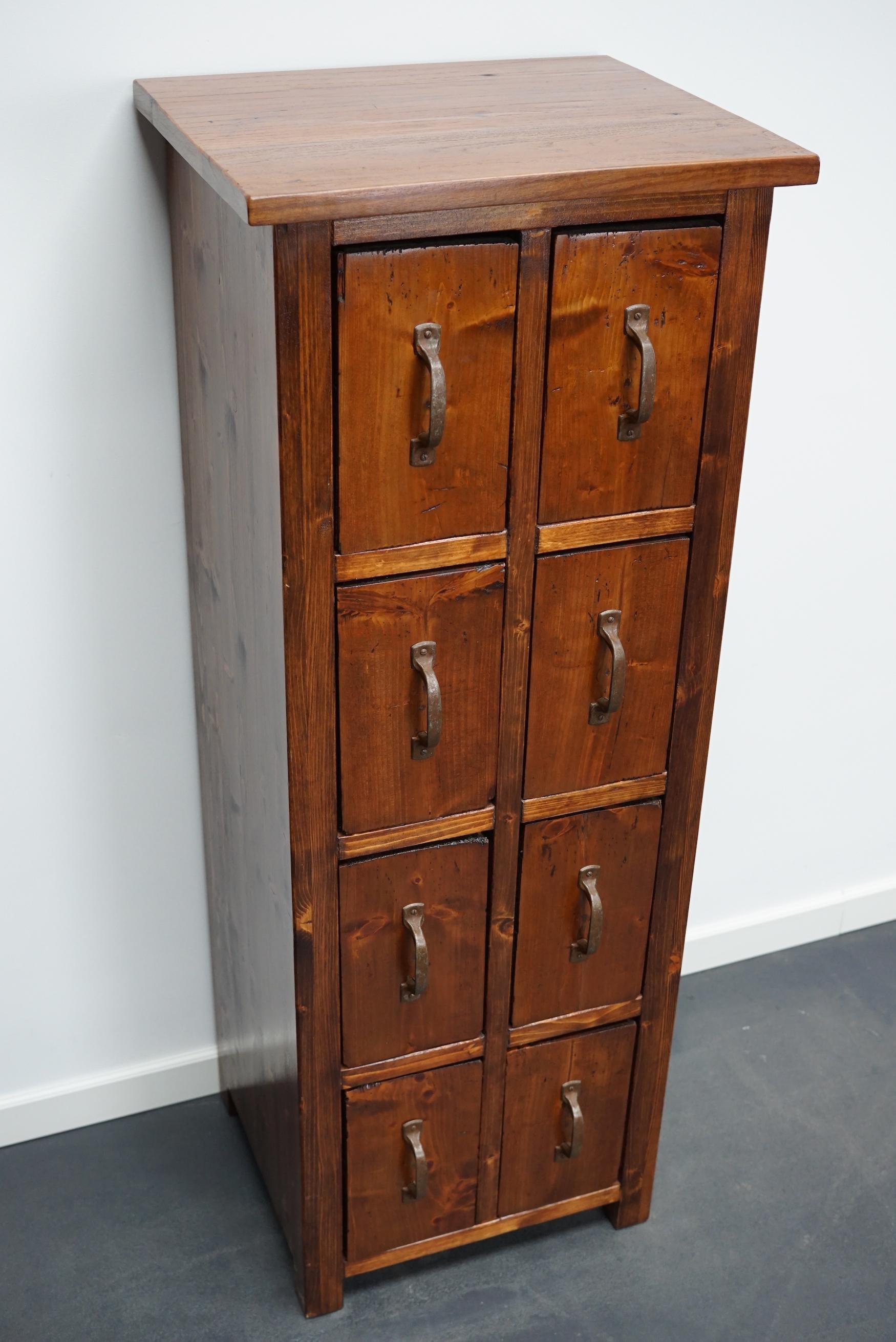 Dutch Pine Industrial Apothecary or Workshop Cabinet, 1930s In Good Condition For Sale In Nijmegen, NL