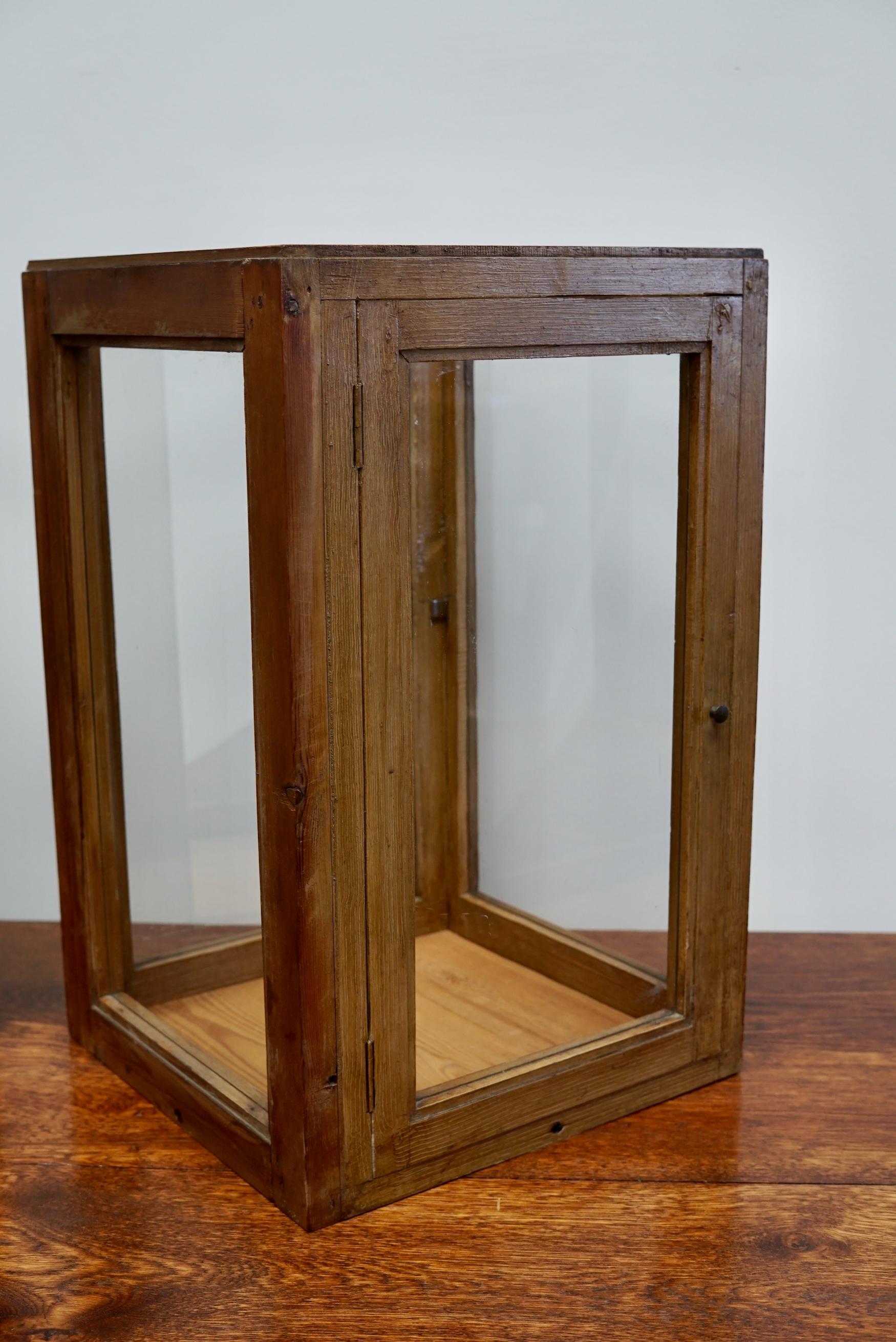 Dutch Pine Pair of Faux Oak Paint Vitrines, Early 20th Century For Sale 9