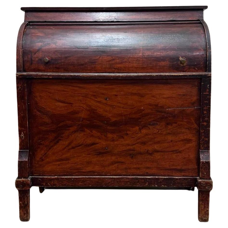 Armadio Roll Top in pino olandese in stile casa di campagna, vernice originale sbriciolata C1900 in vendita