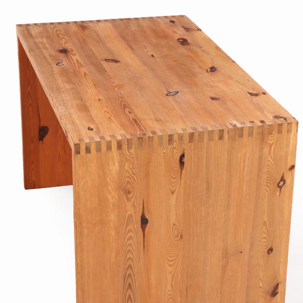 Dutch Pine Waterfall Desk, C. 1970. In Good Condition For Sale In Philadelphia, PA