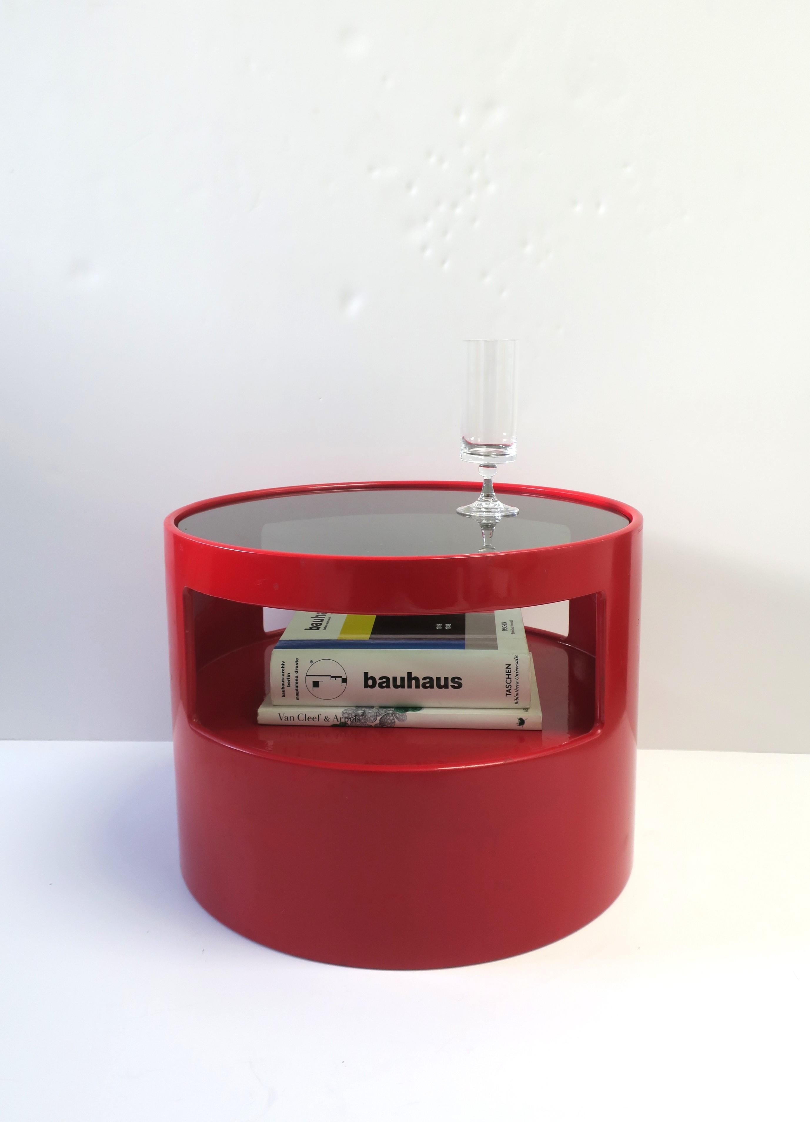 Dutch Postmodern Red Side Drinks Table w/Shelf by Erik van Buijtenen for Nebu In Good Condition For Sale In New York, NY