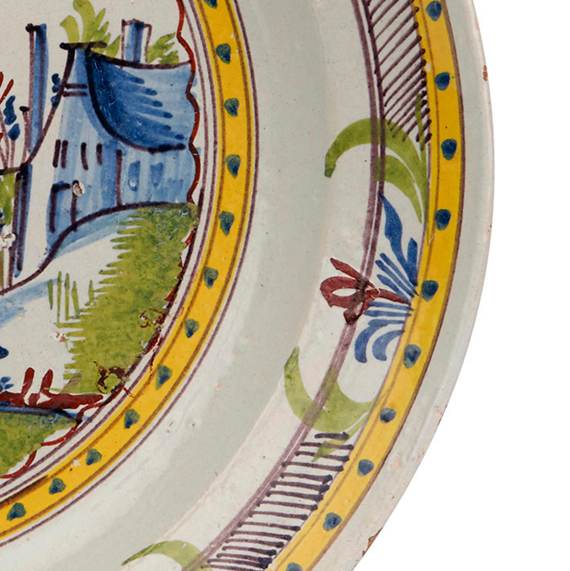 Niederländisch Seltene Delft Fayence Polychrome Dame in Landschaft Keramik Dish im Angebot 1