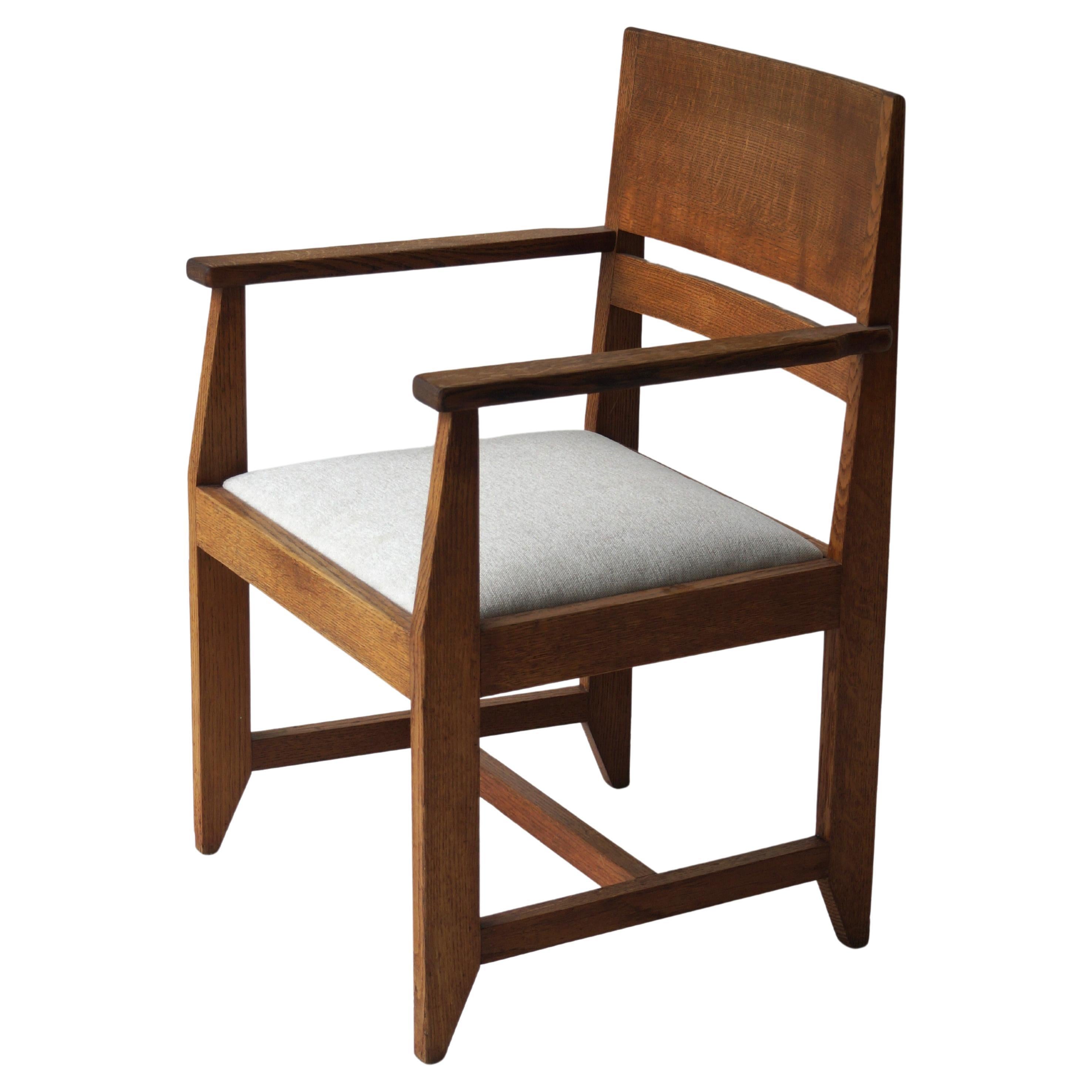 Rationalist/Haagse School armchair, designed by Dutch architect Hendrik Wouda for Pander, 1920s to 1930s. An almost identical chair is part of the Amsterdam Rijksmuseum collection. See the last picture in the presentation. 

The piece is in very