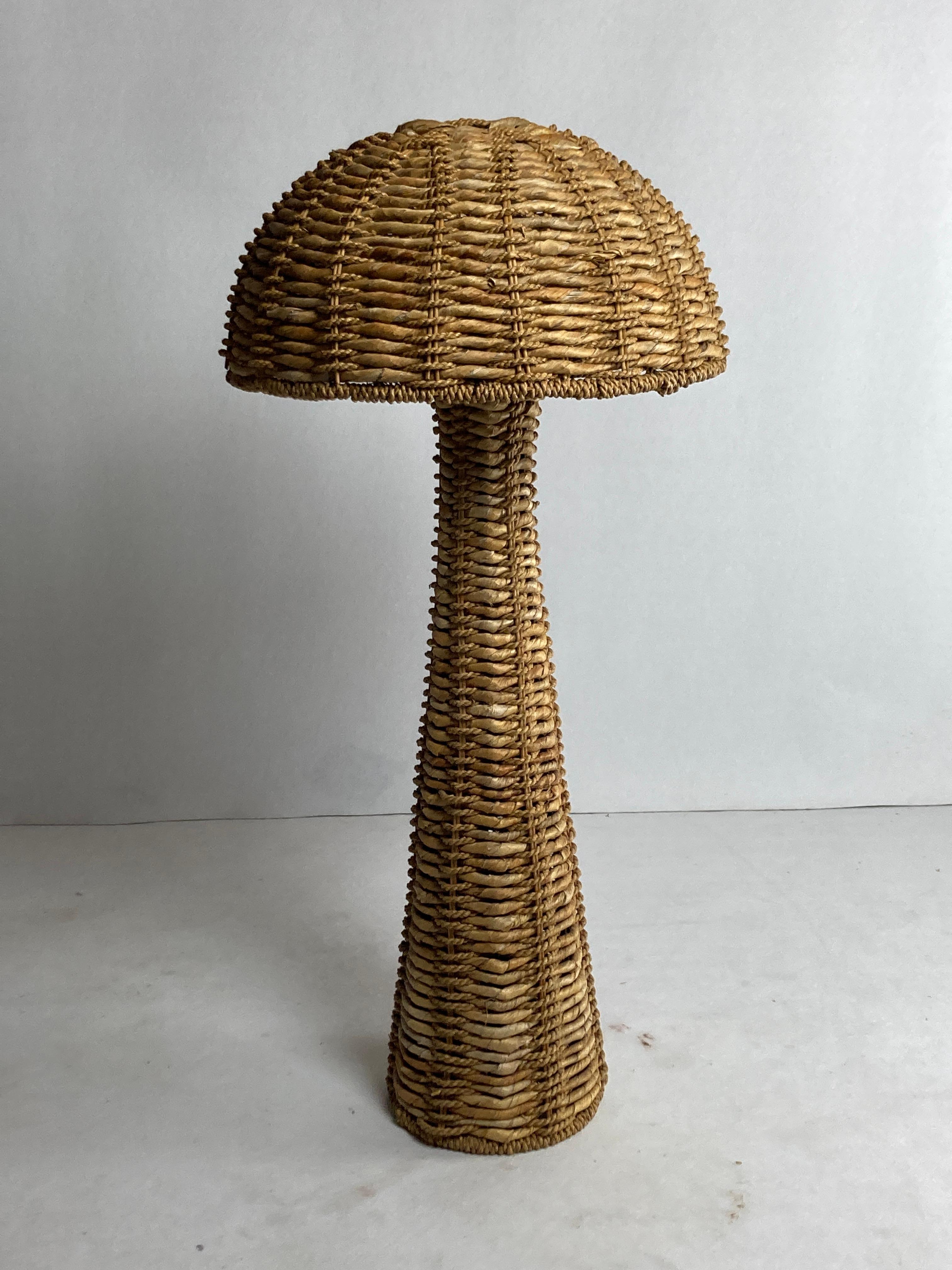 Lámpara de pie en forma de seta de hoja de plátano tejida en ratán holandés, años 60 en venta 7