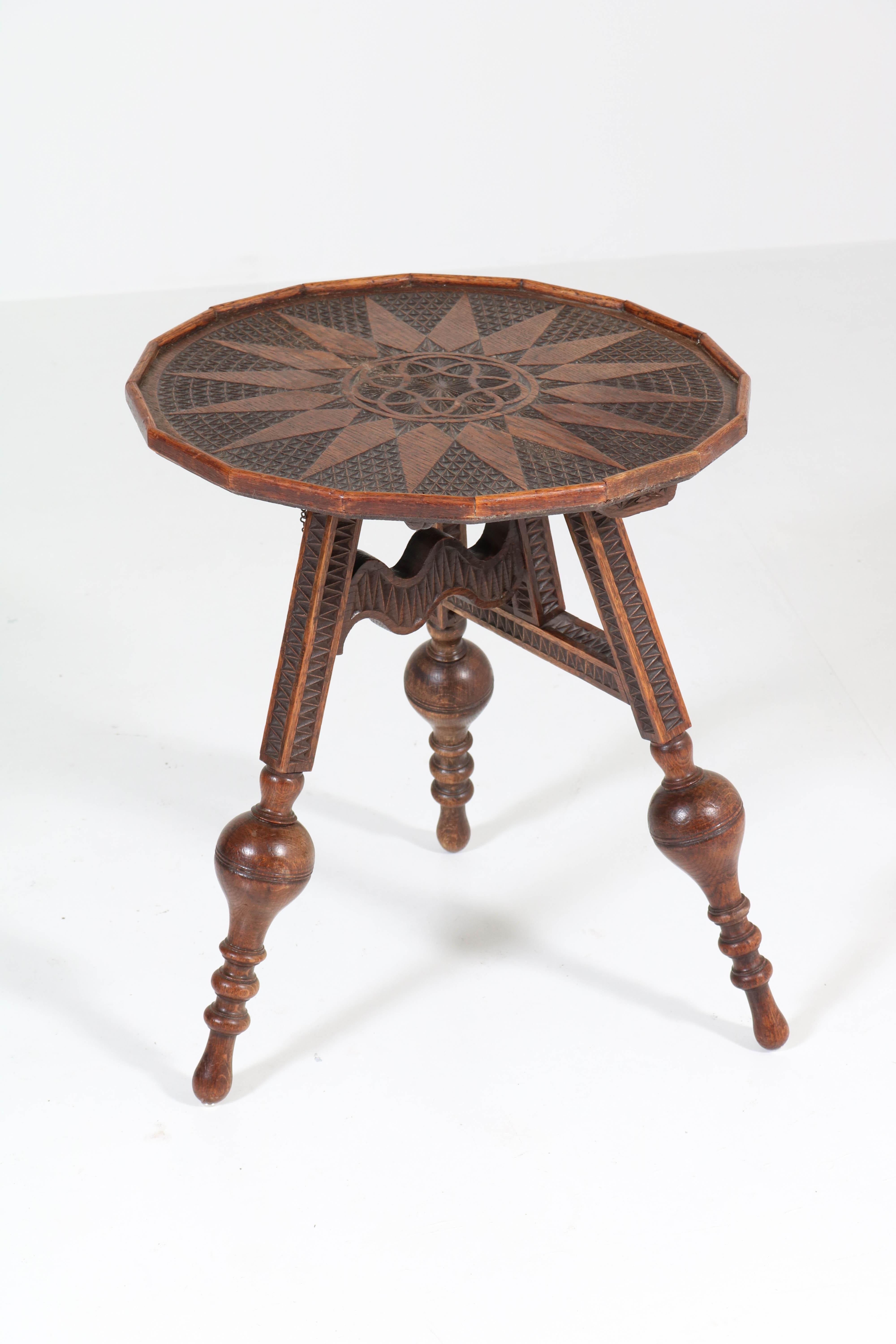 Dutch Renaissance Revival Tilt-Top Flap a/d Wand Table, 1900s 1