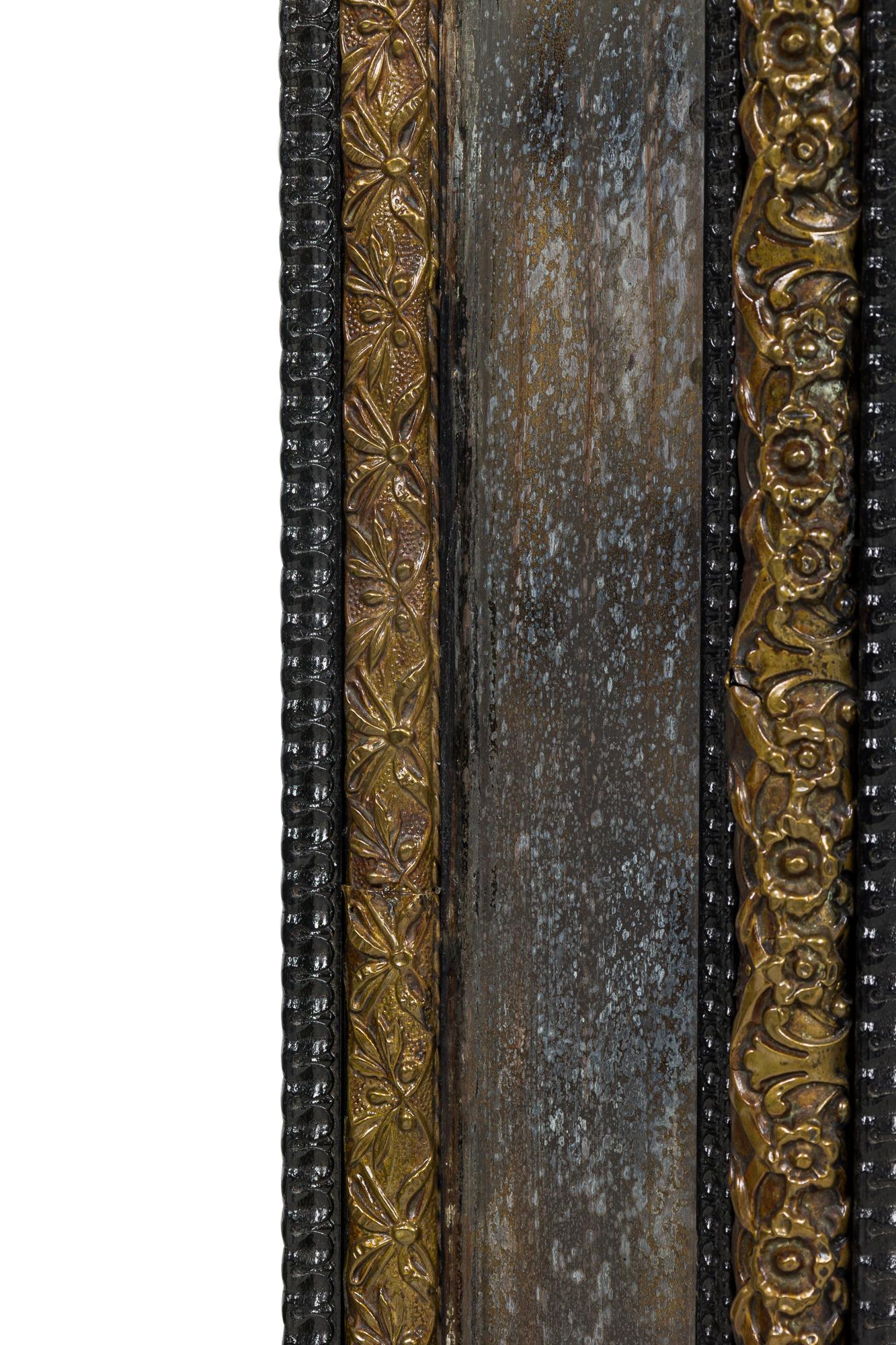 Olandese Specchio olandese in vetro e ottone Repouse in vendita