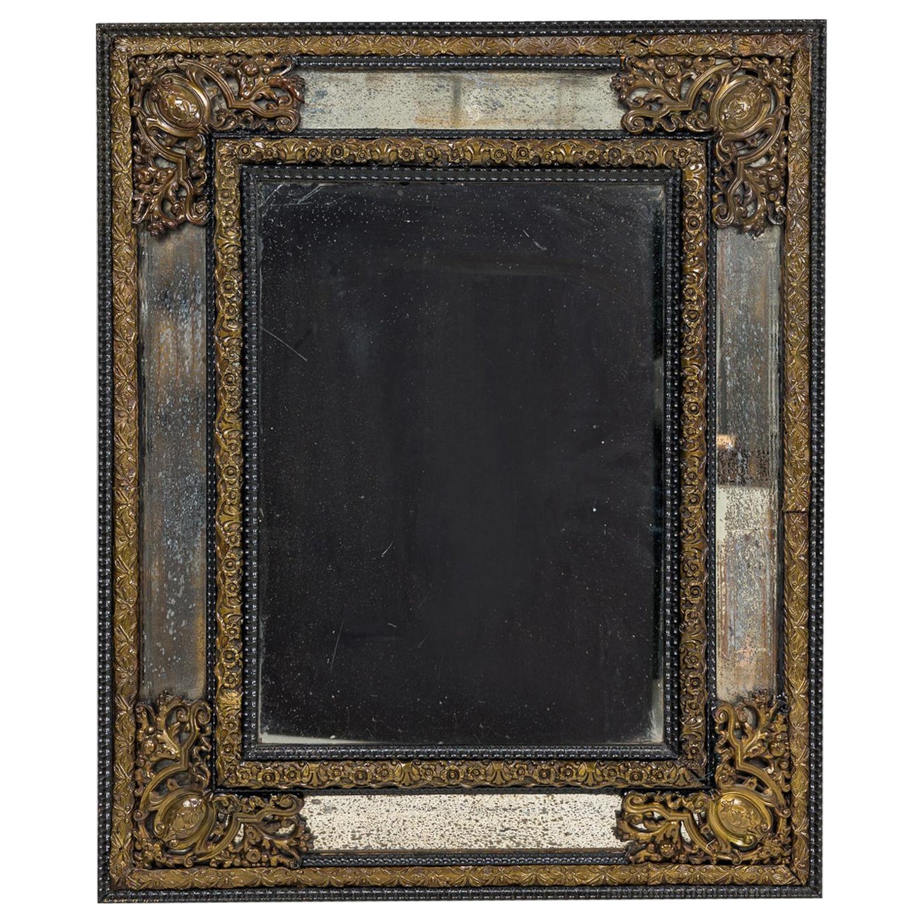 Specchio olandese in vetro e ottone Repouse in vendita