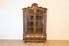 Dutch Rococo Revival 1890s Bombé Vitrine Display Cabinet with Carved Medallion