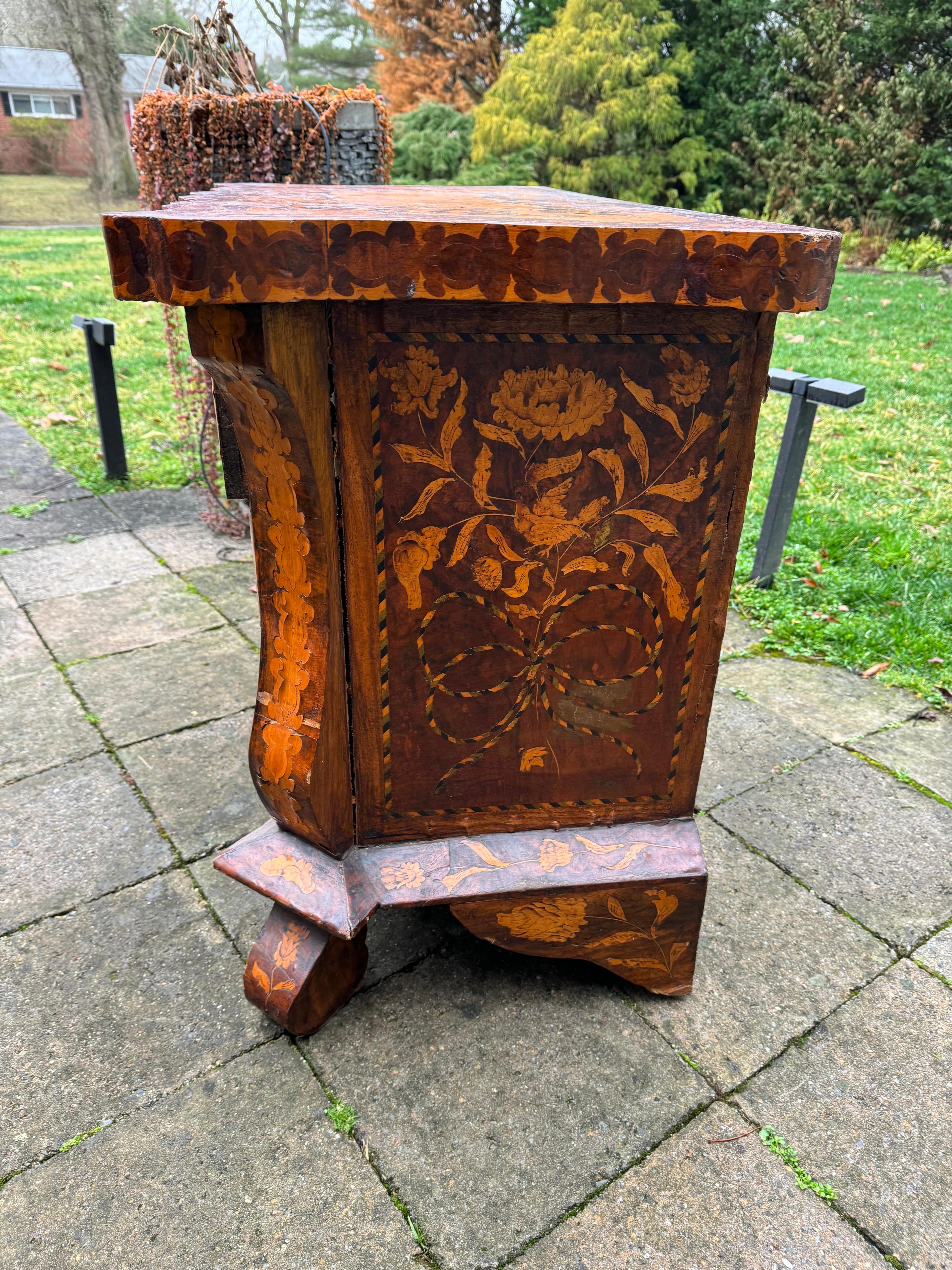 Dutch Rococo Style Satinwood Marquetry Burl Mahogany Commode/Dresser  In Good Condition For Sale In Fort Washington, MD