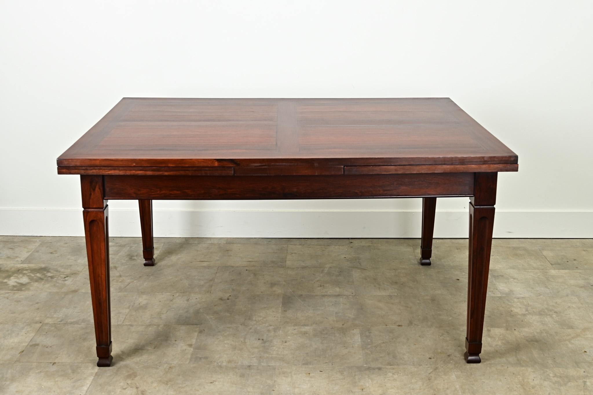 Dutch Rosewood Extending Dining Table In Good Condition For Sale In Baton Rouge, LA