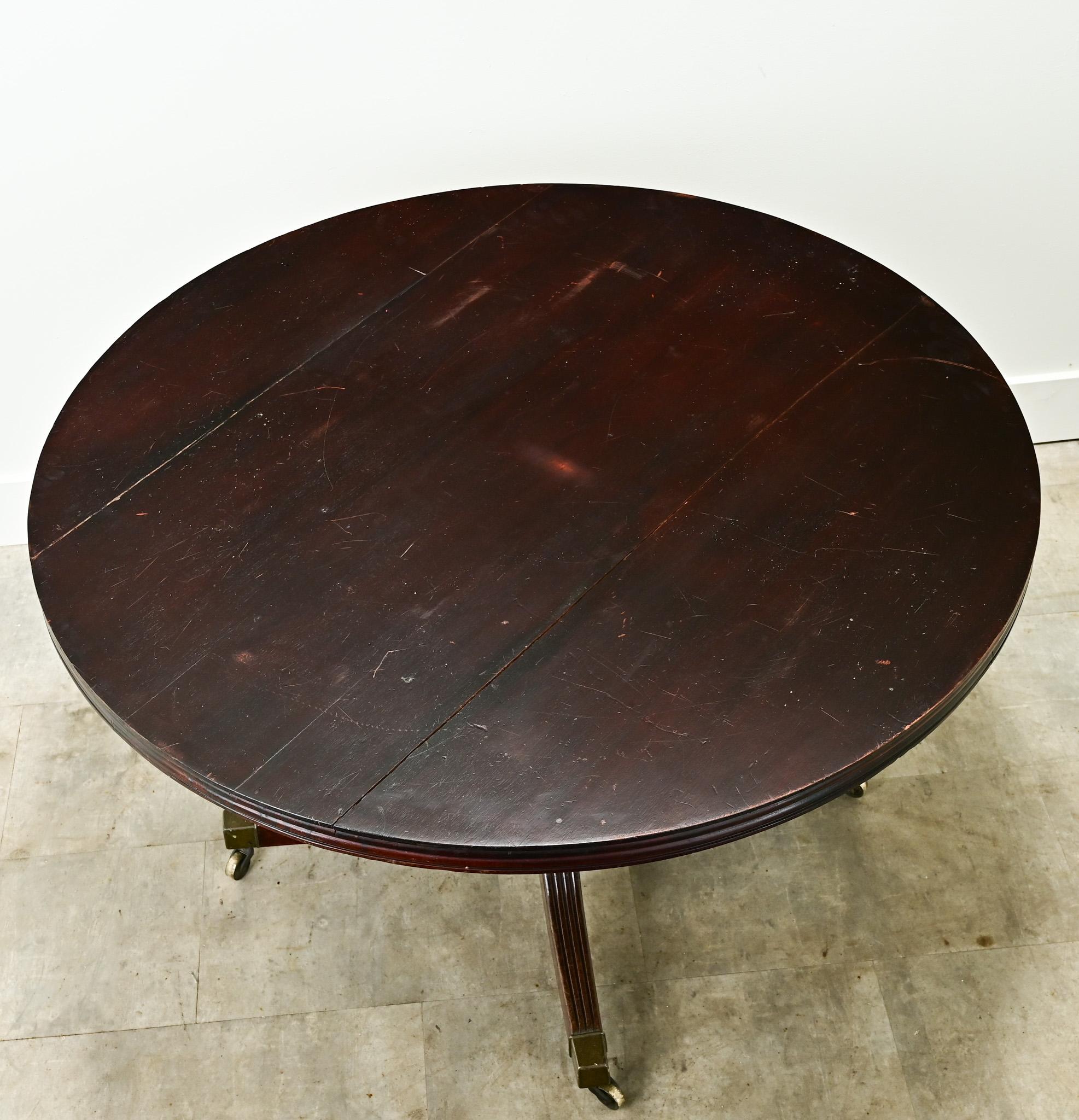 Dutch Round Pedestal Base Dining Table For Sale 3